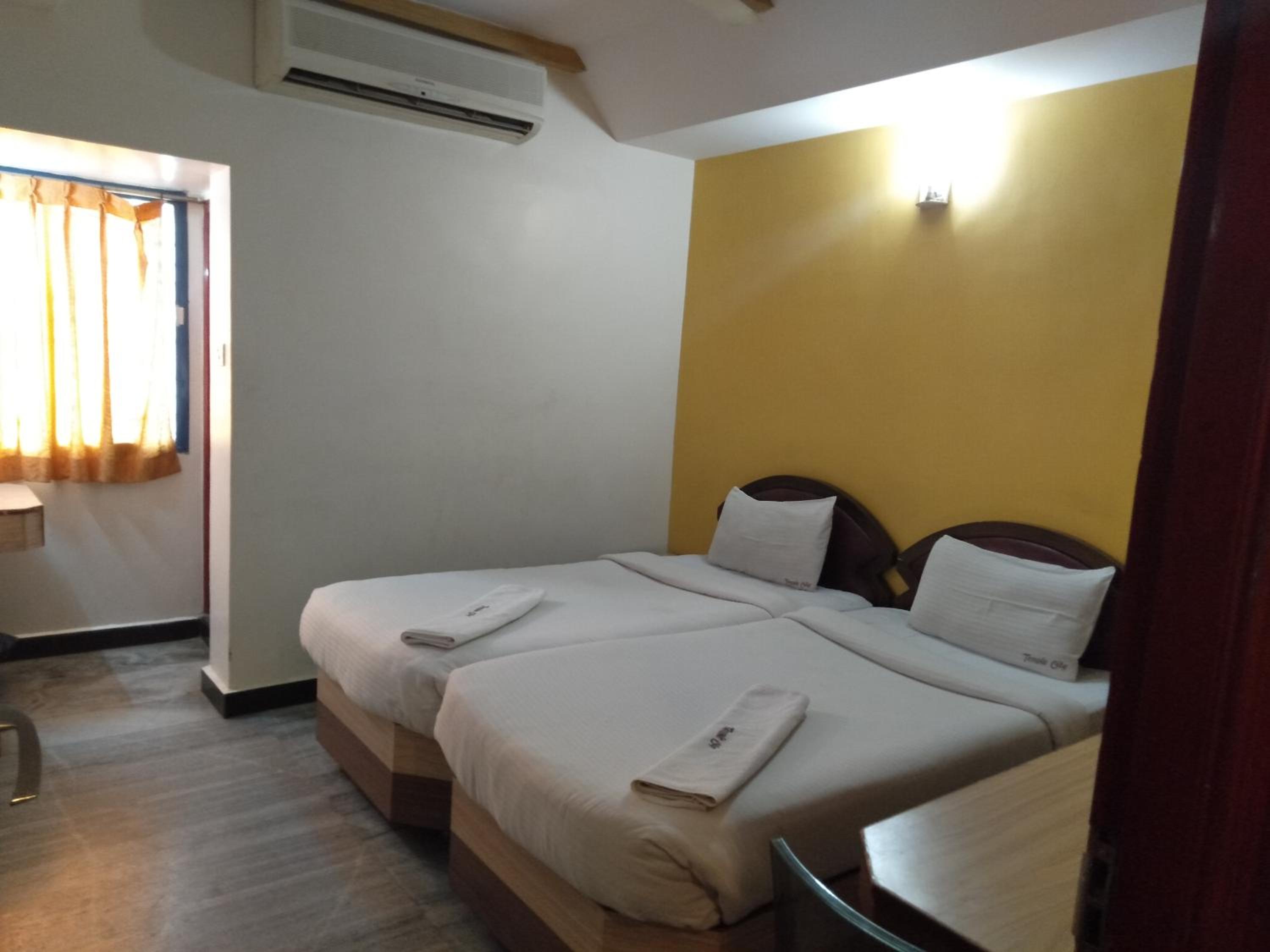 Budget Double Room - Photo 3