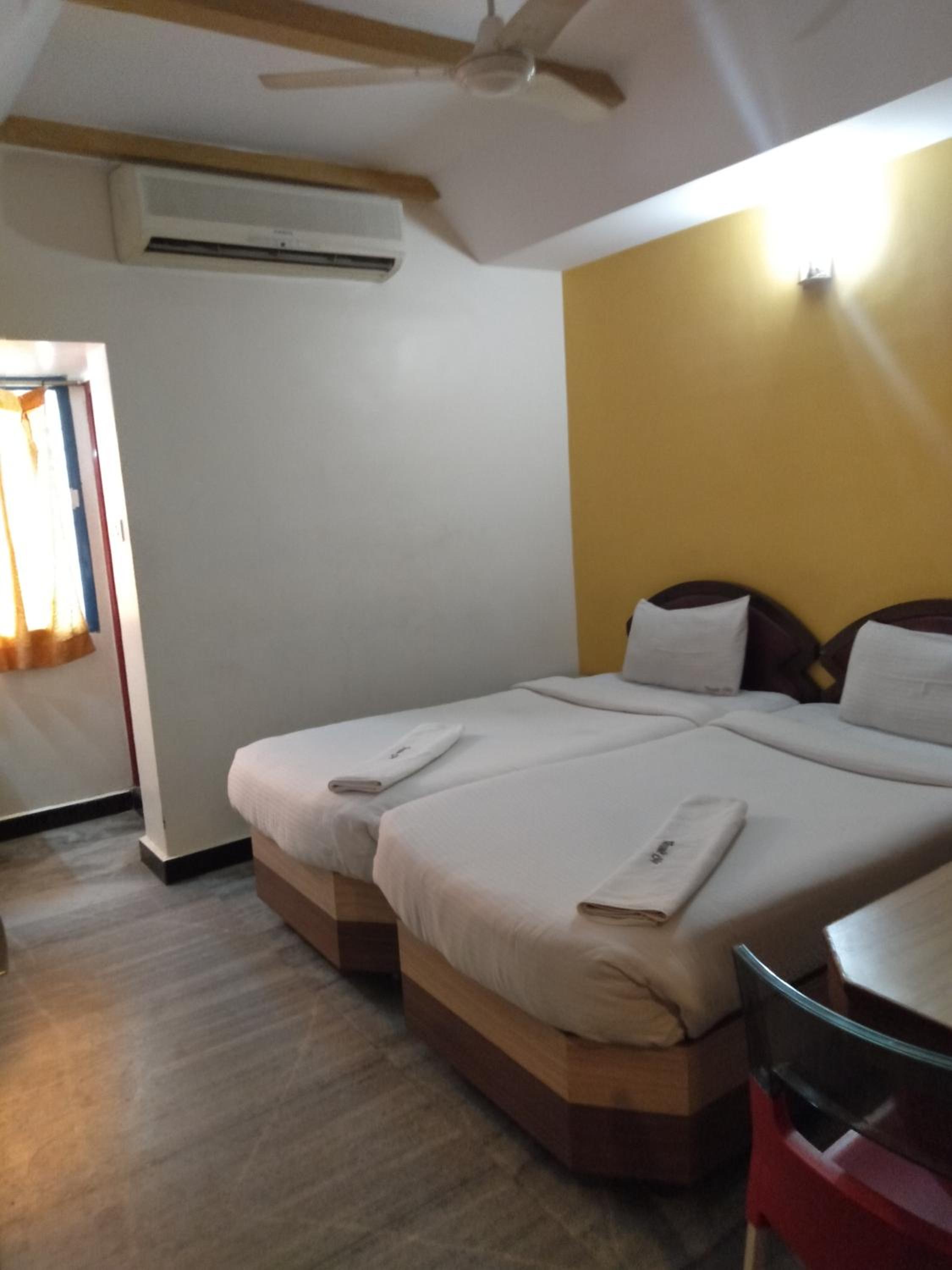 Budget Double Room - Photo 4