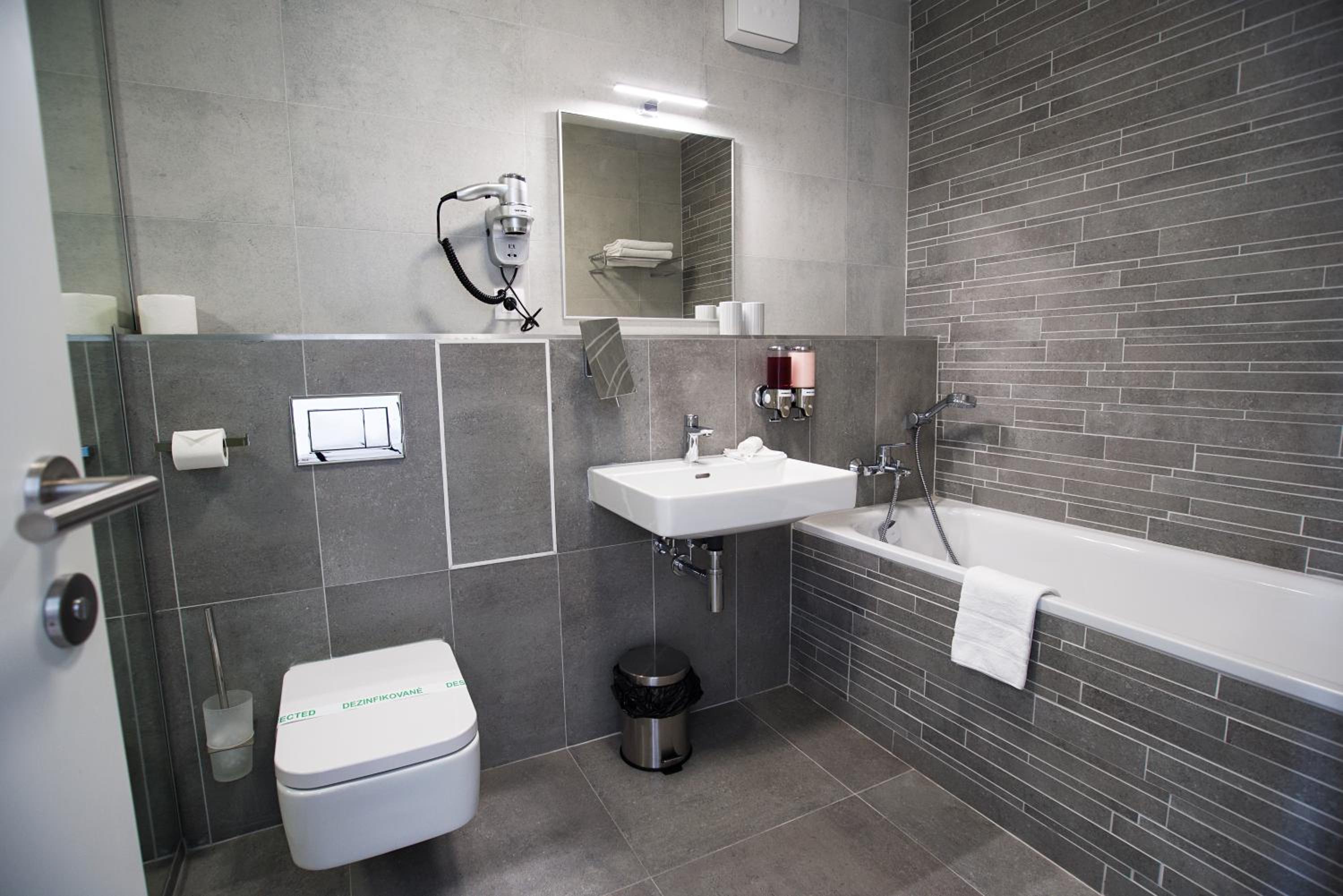 Standard Double Room - Photo 14