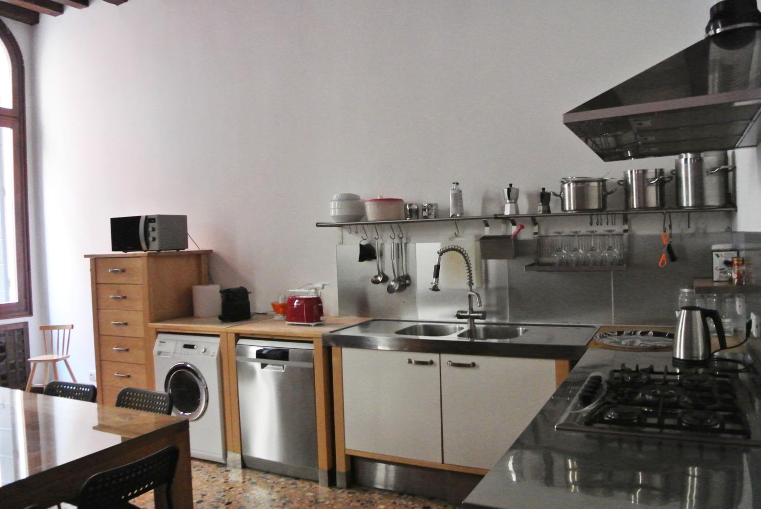 Three-Bedroom Apartment photo 3
