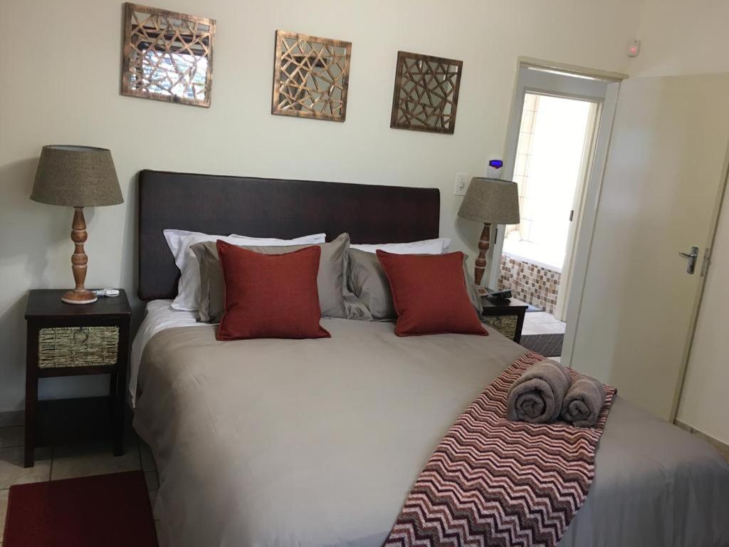 Three-Bedroom House photo 1