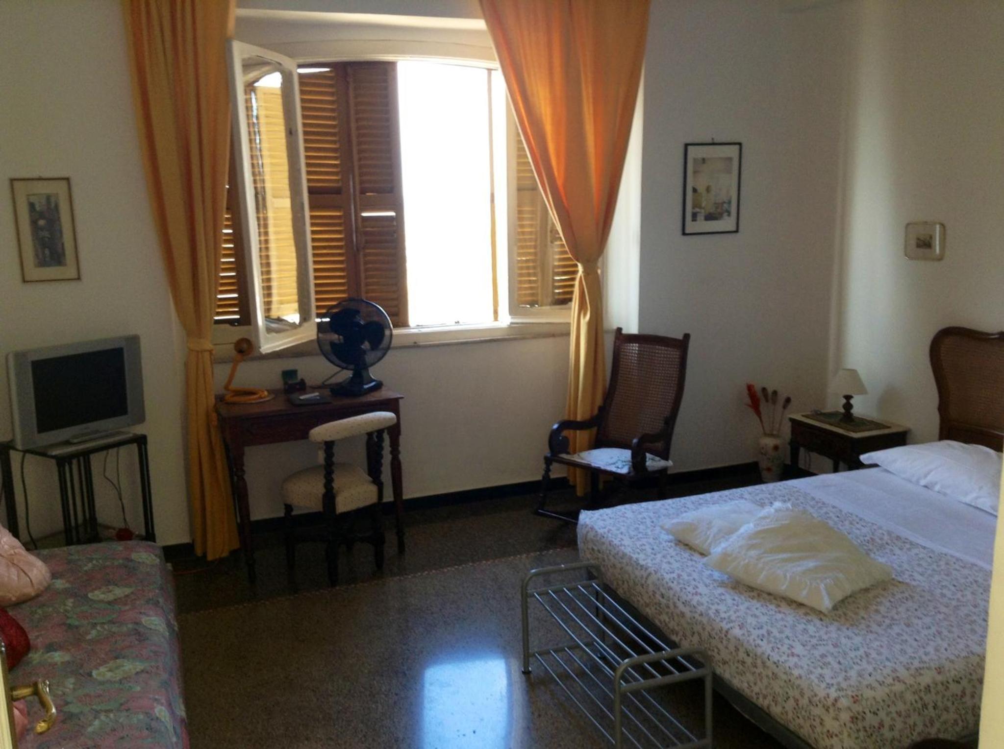 Triple Room with Private External Bathroom