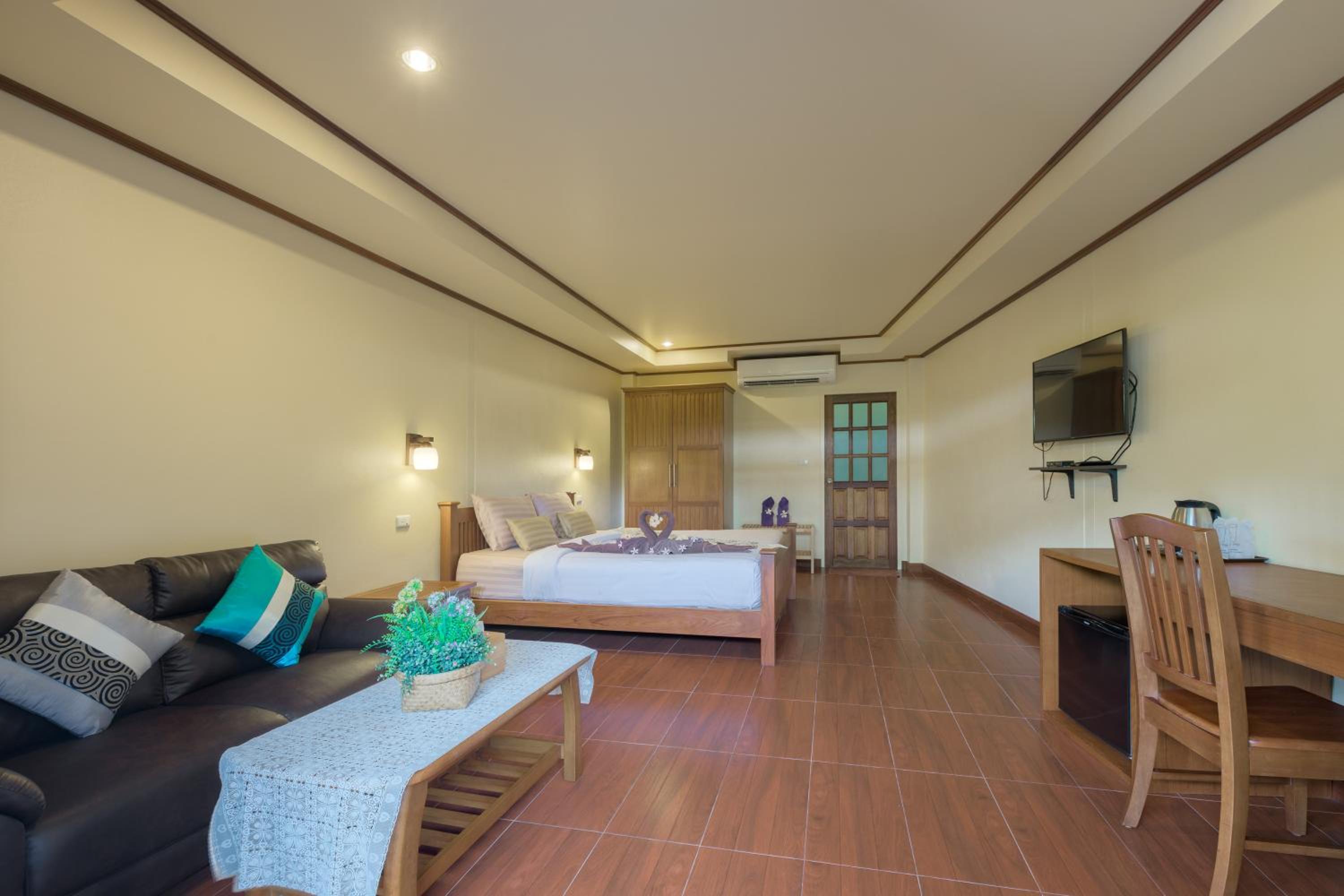 Deluxe Double Room with Garden View