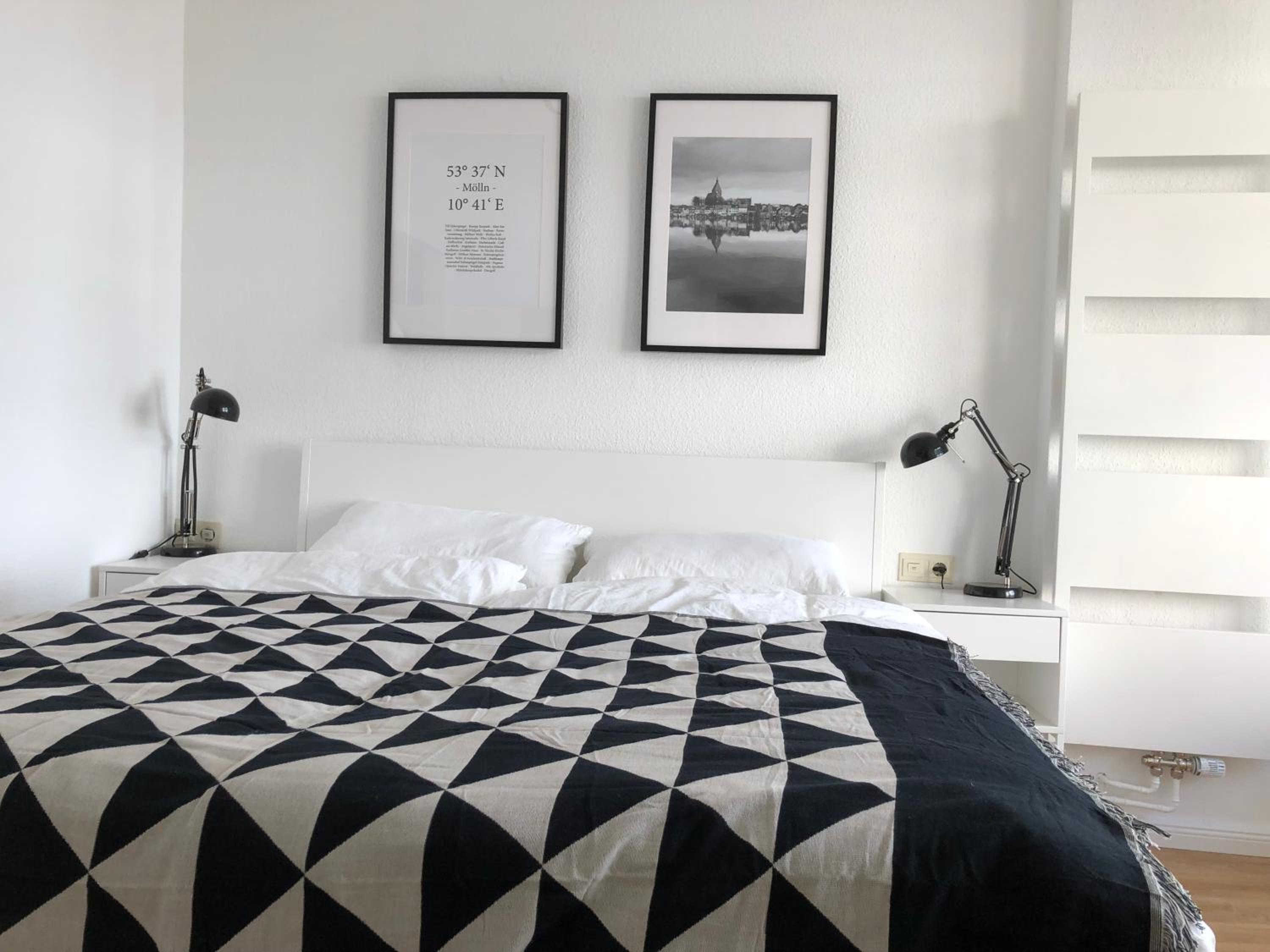 One-Bedroom Apartment - Photo 1