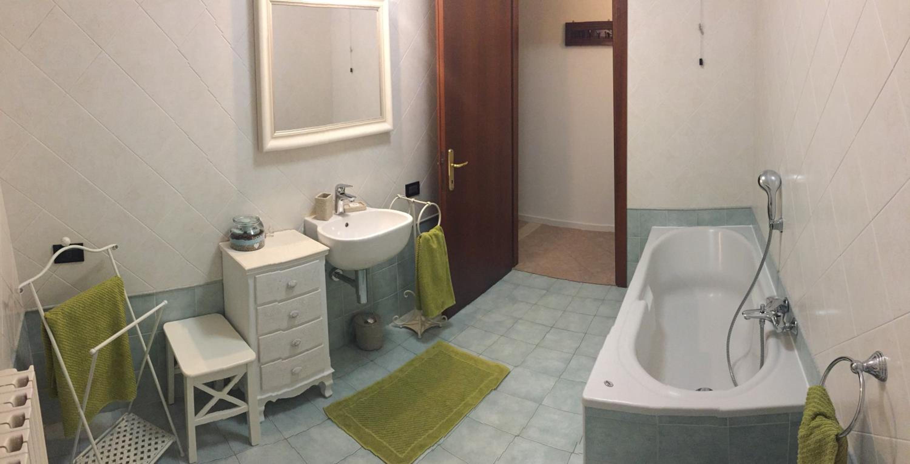 Twin Room With Bathroom photo 2