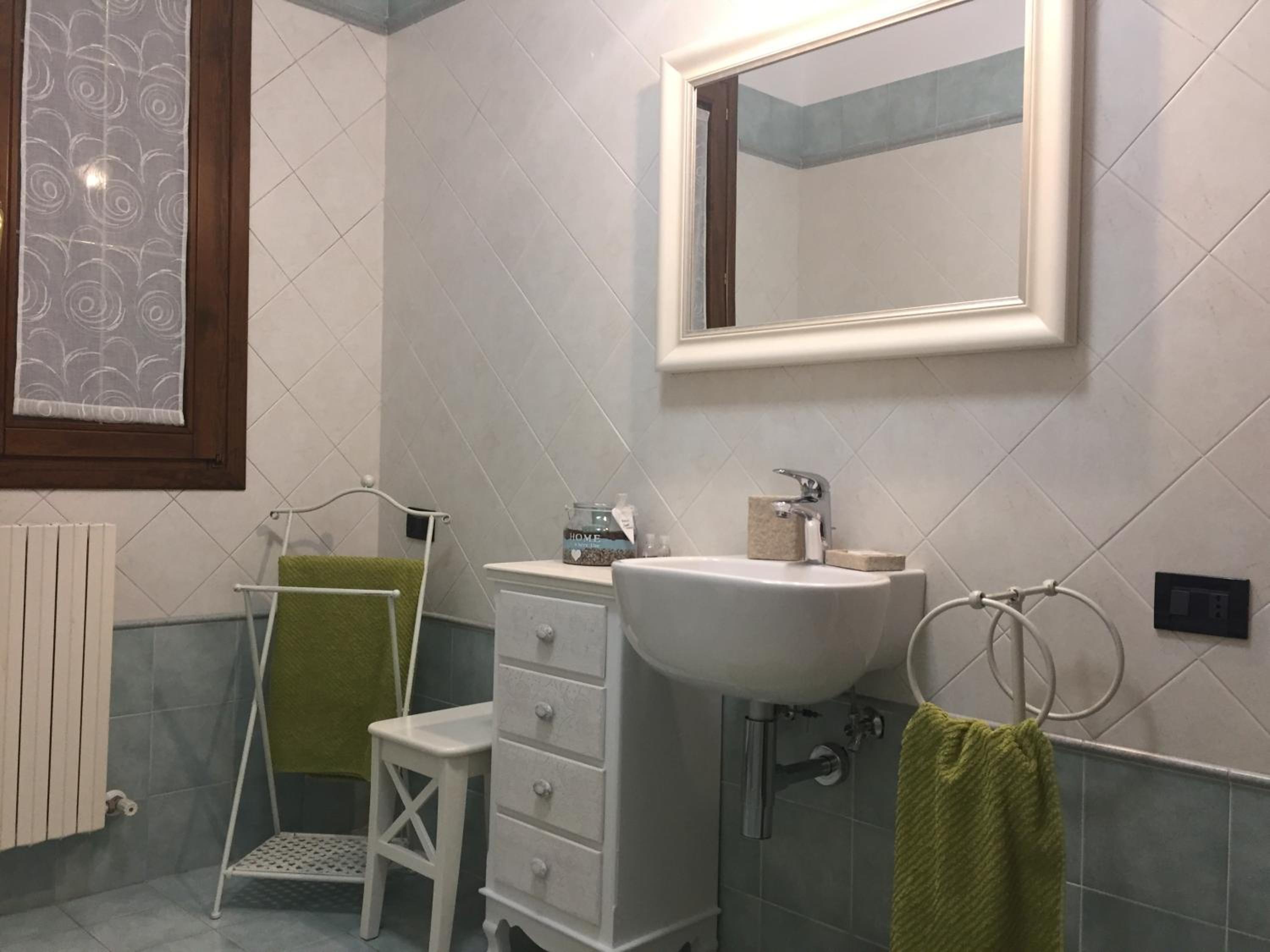 Twin Room With Bathroom photo 3