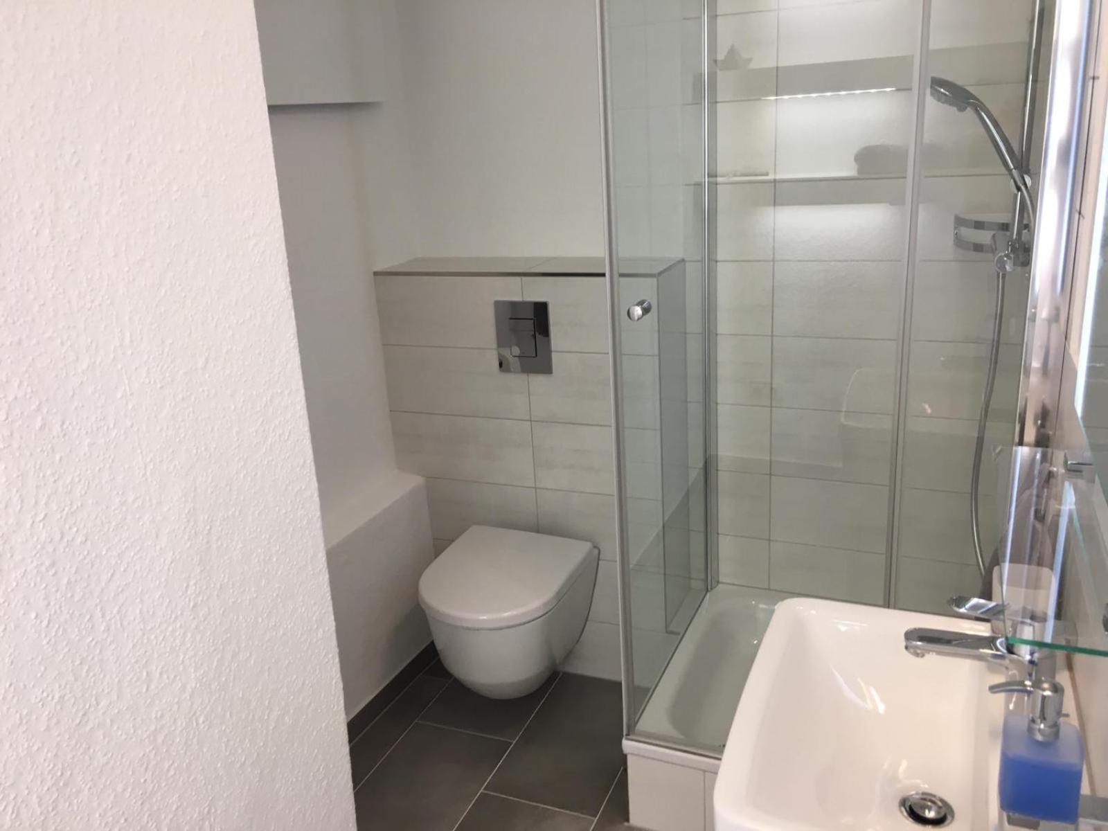 One-Bedroom Apartment - Photo 3