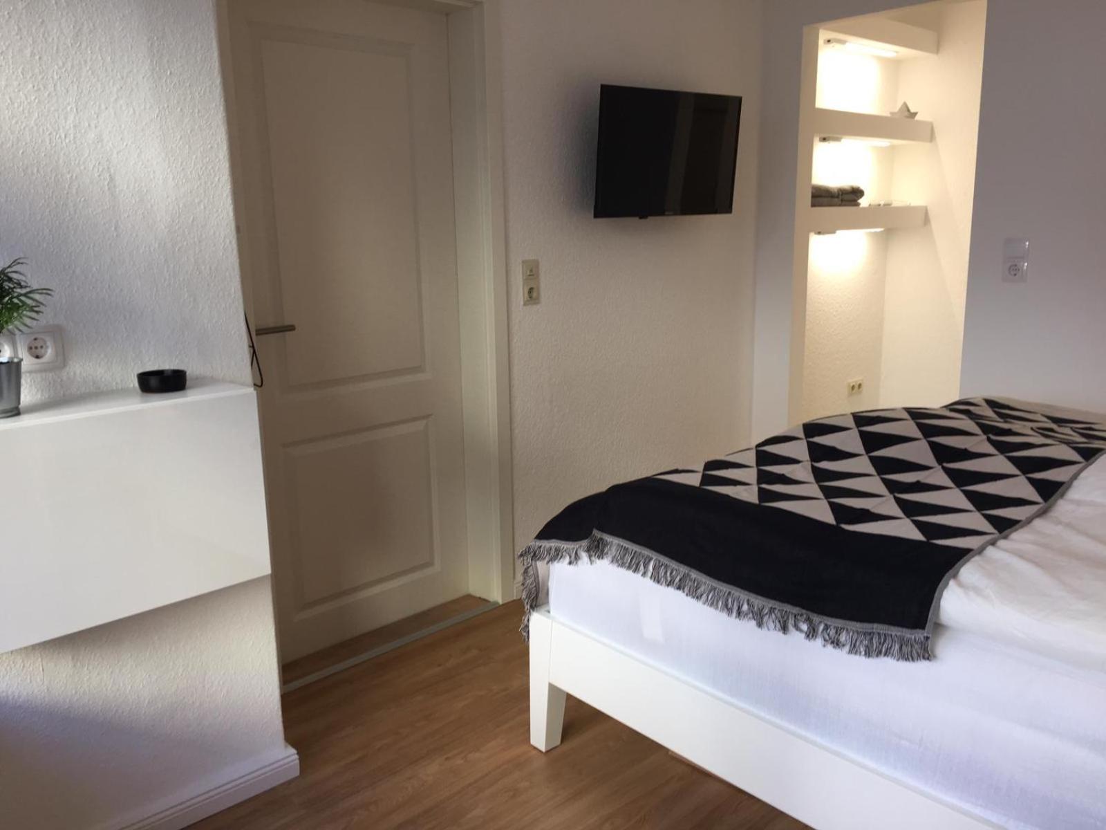 One-Bedroom Apartment - Photo 9