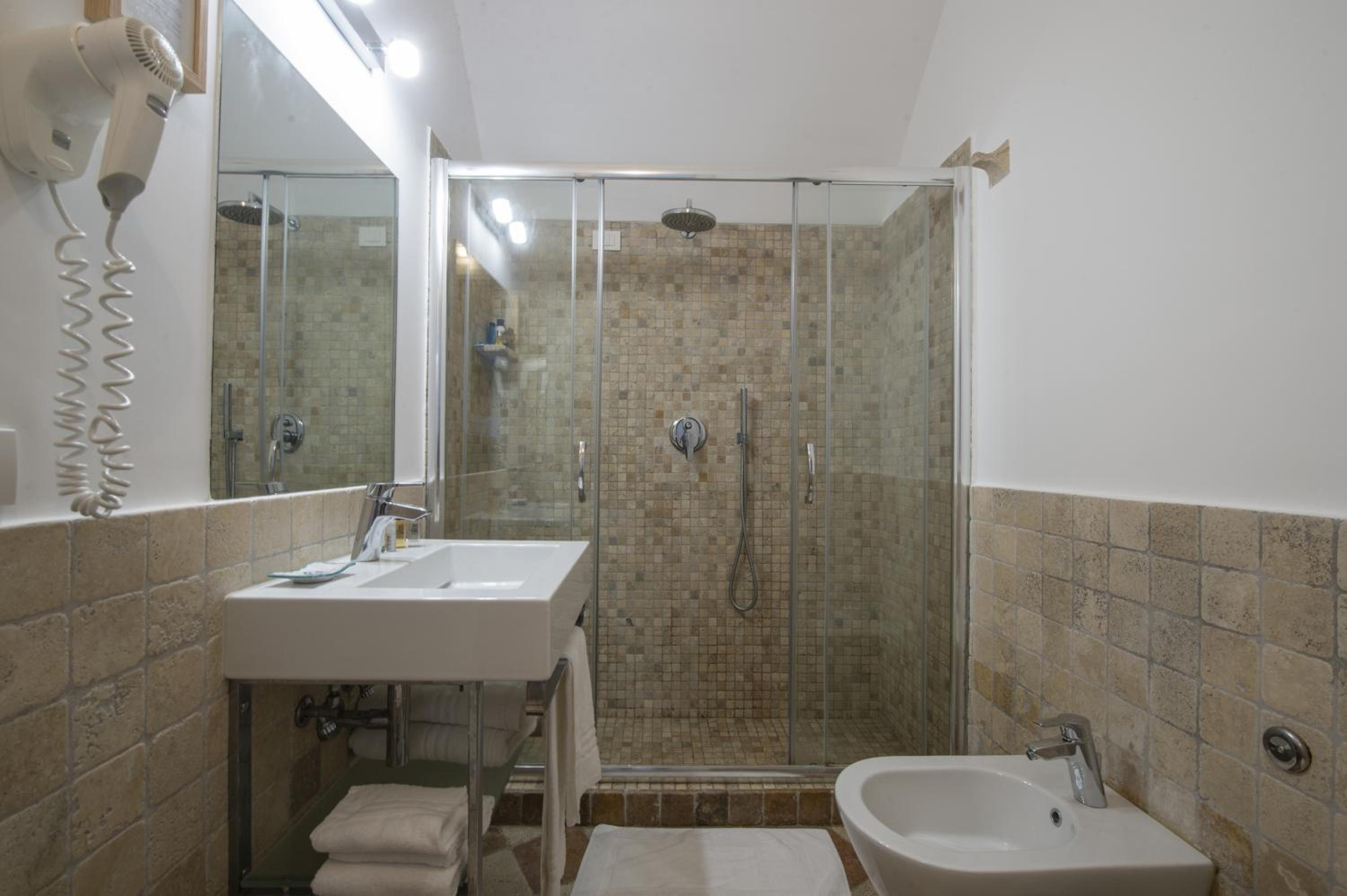 Superior Double Room with Sea View - Photo 7