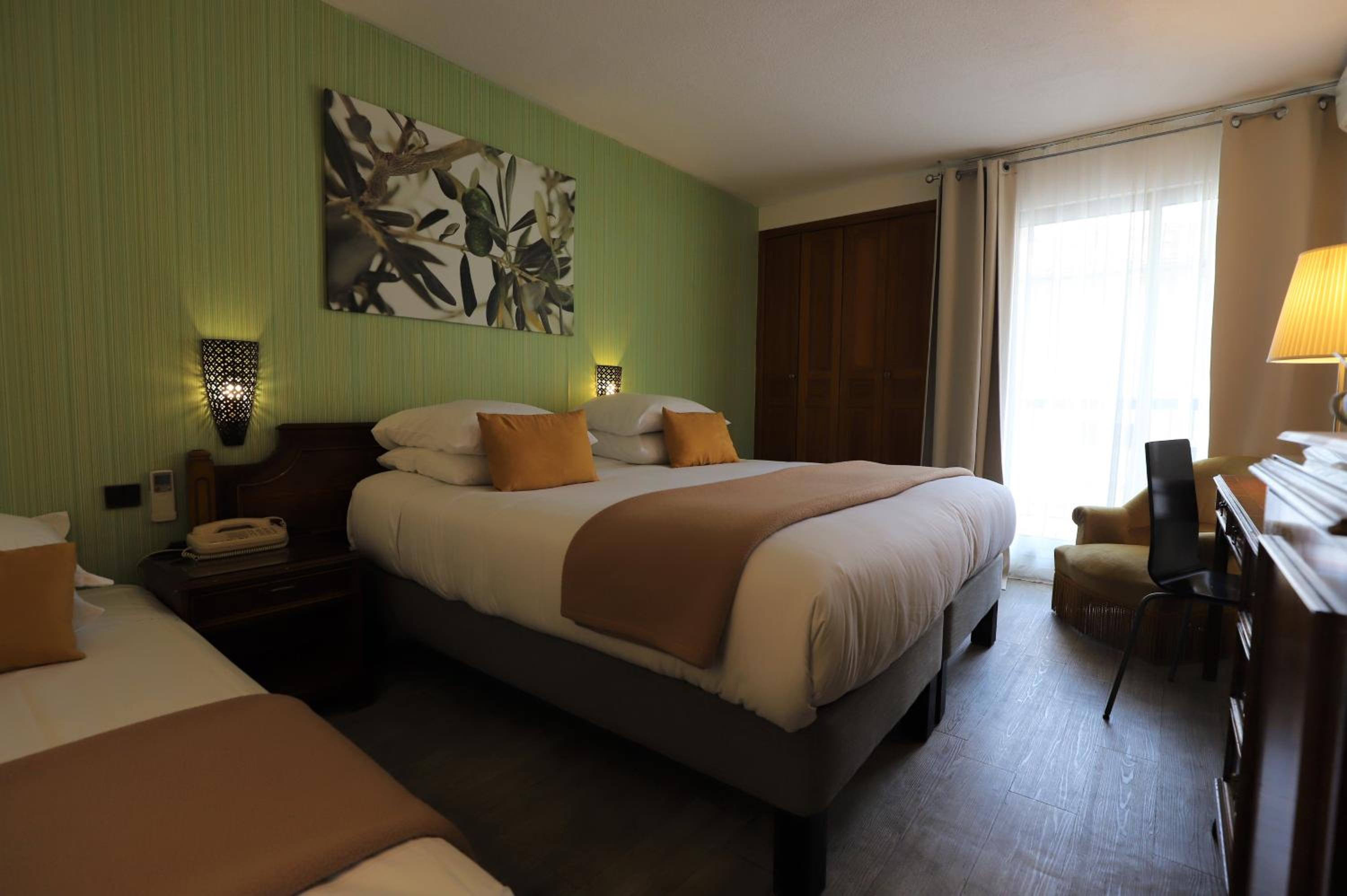 Triple Room