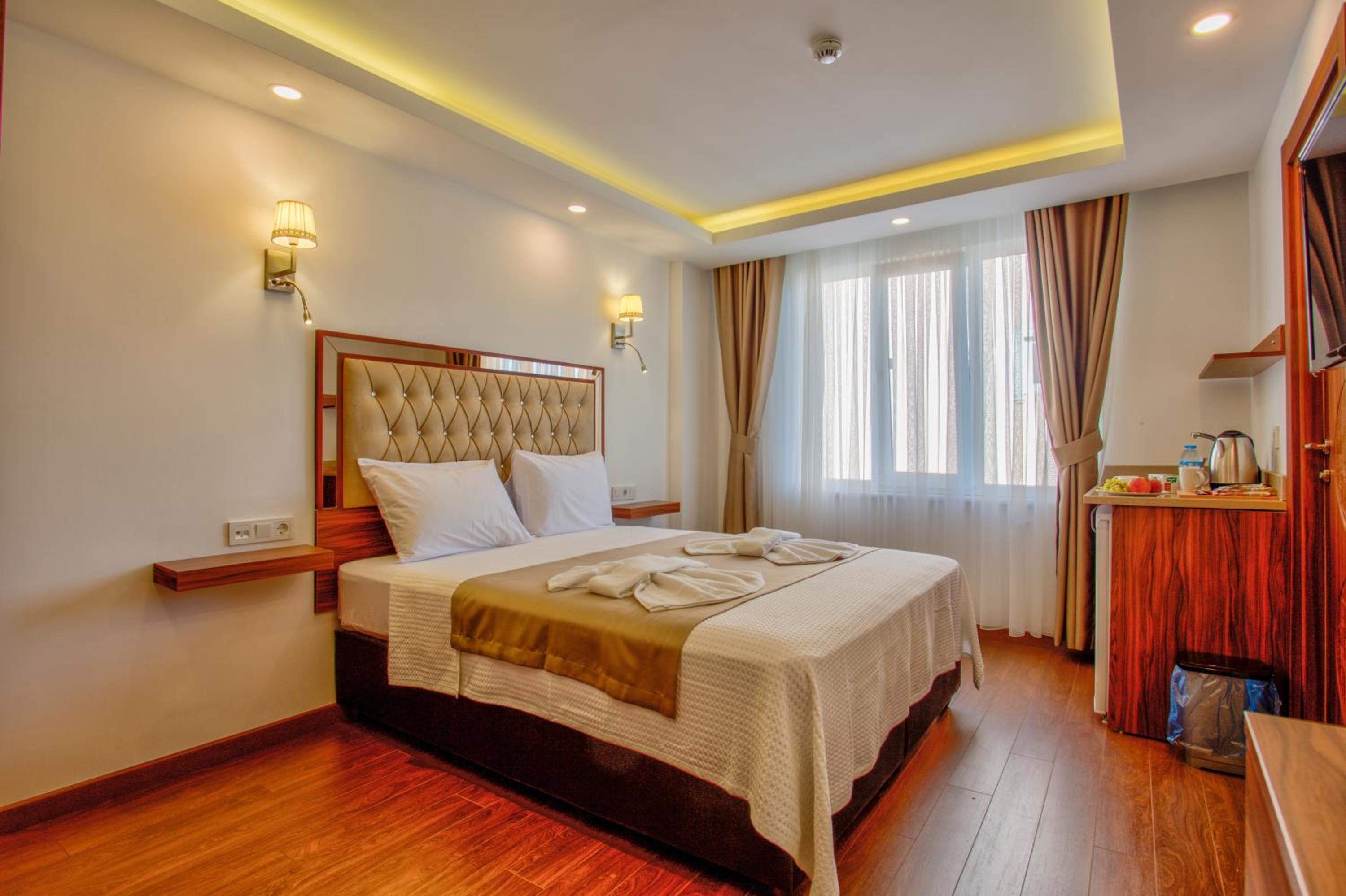Double Room with Partial Sea View photo 1