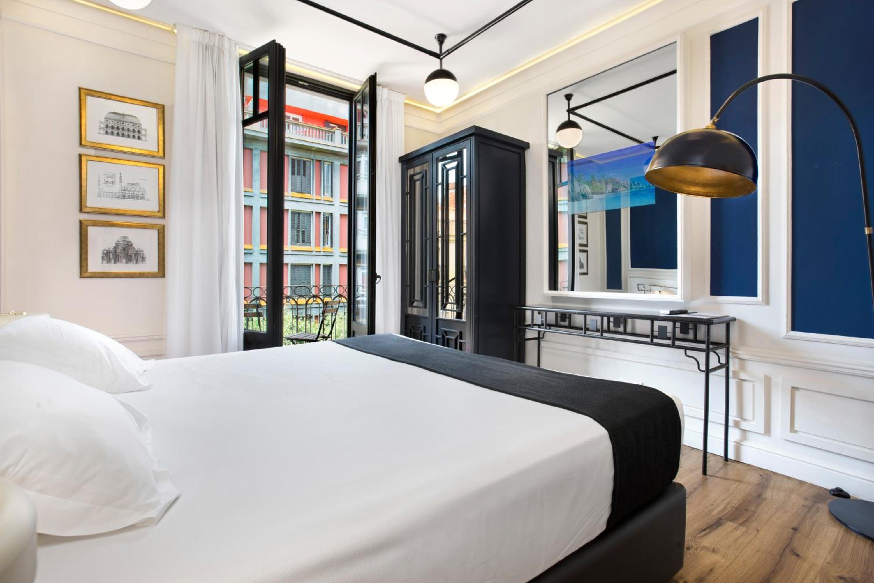 Double or Twin Room with Balcony photo 2