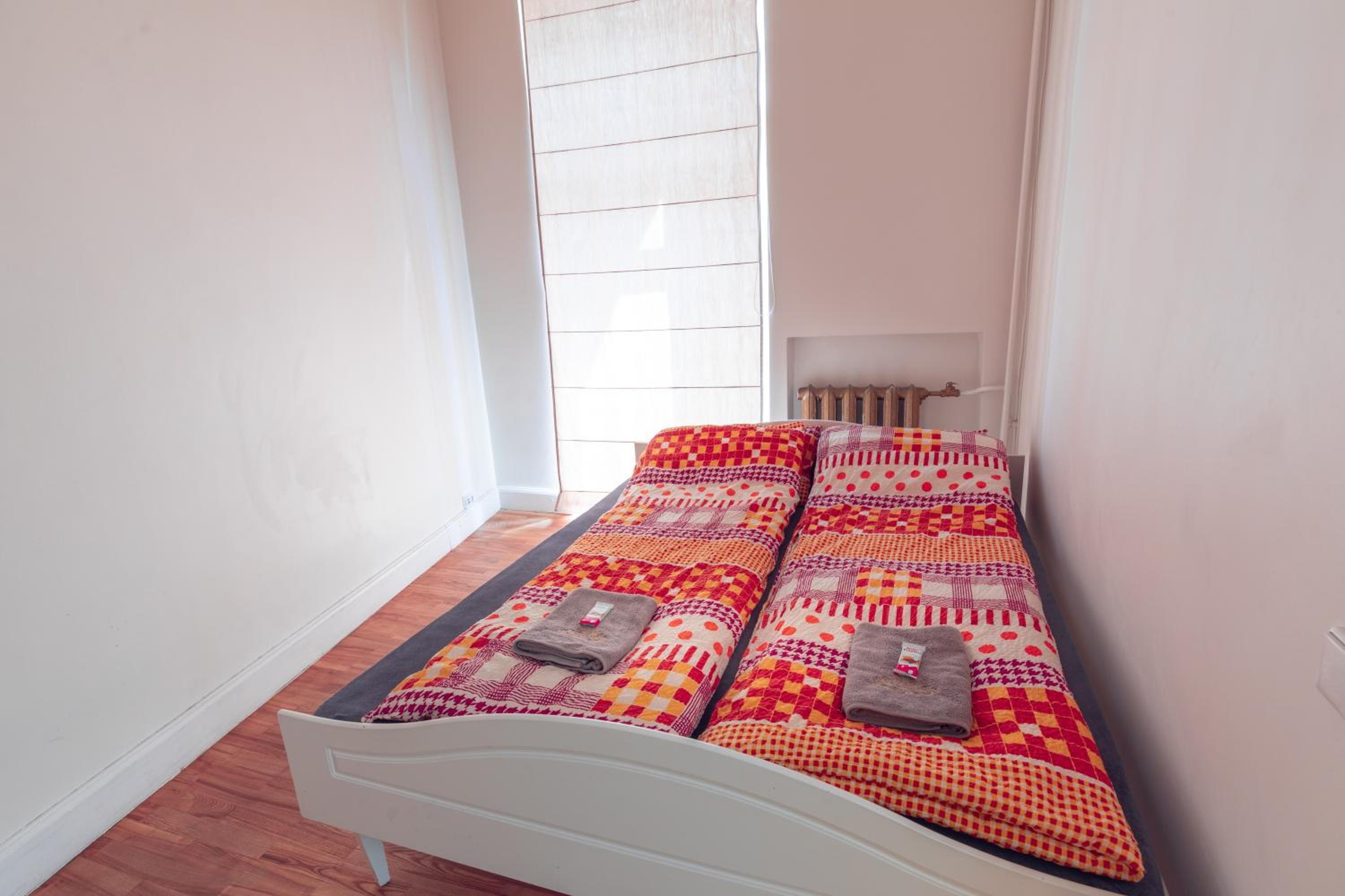 Apartment with Balcony - Photo 26