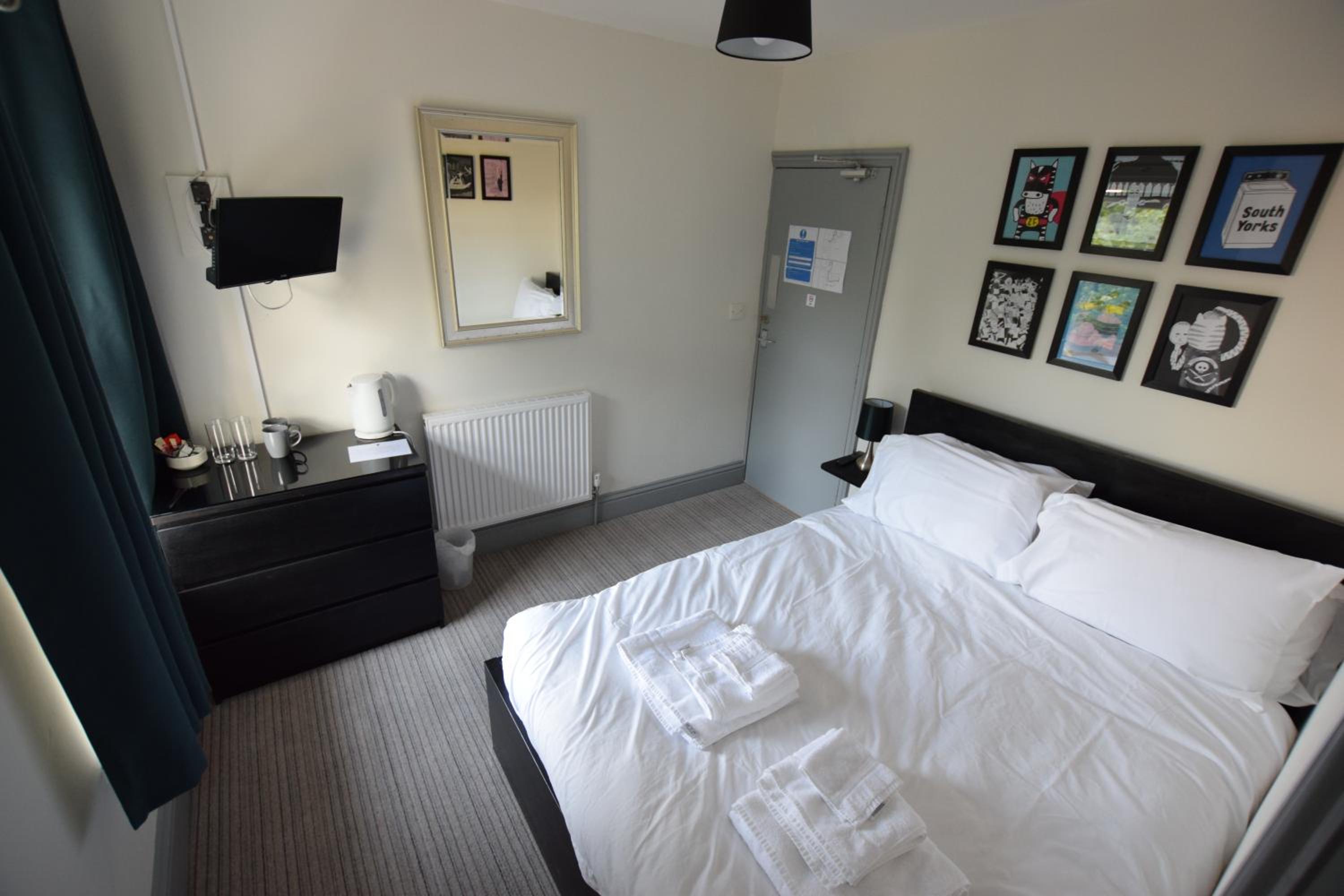 Small Double Room photo 1