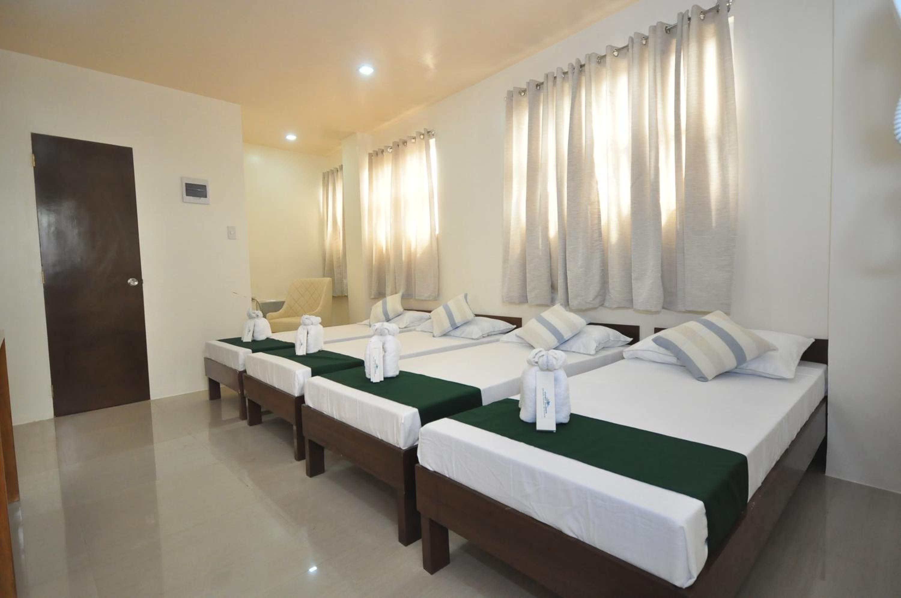 Quadruple Room with Bathroom photo 3