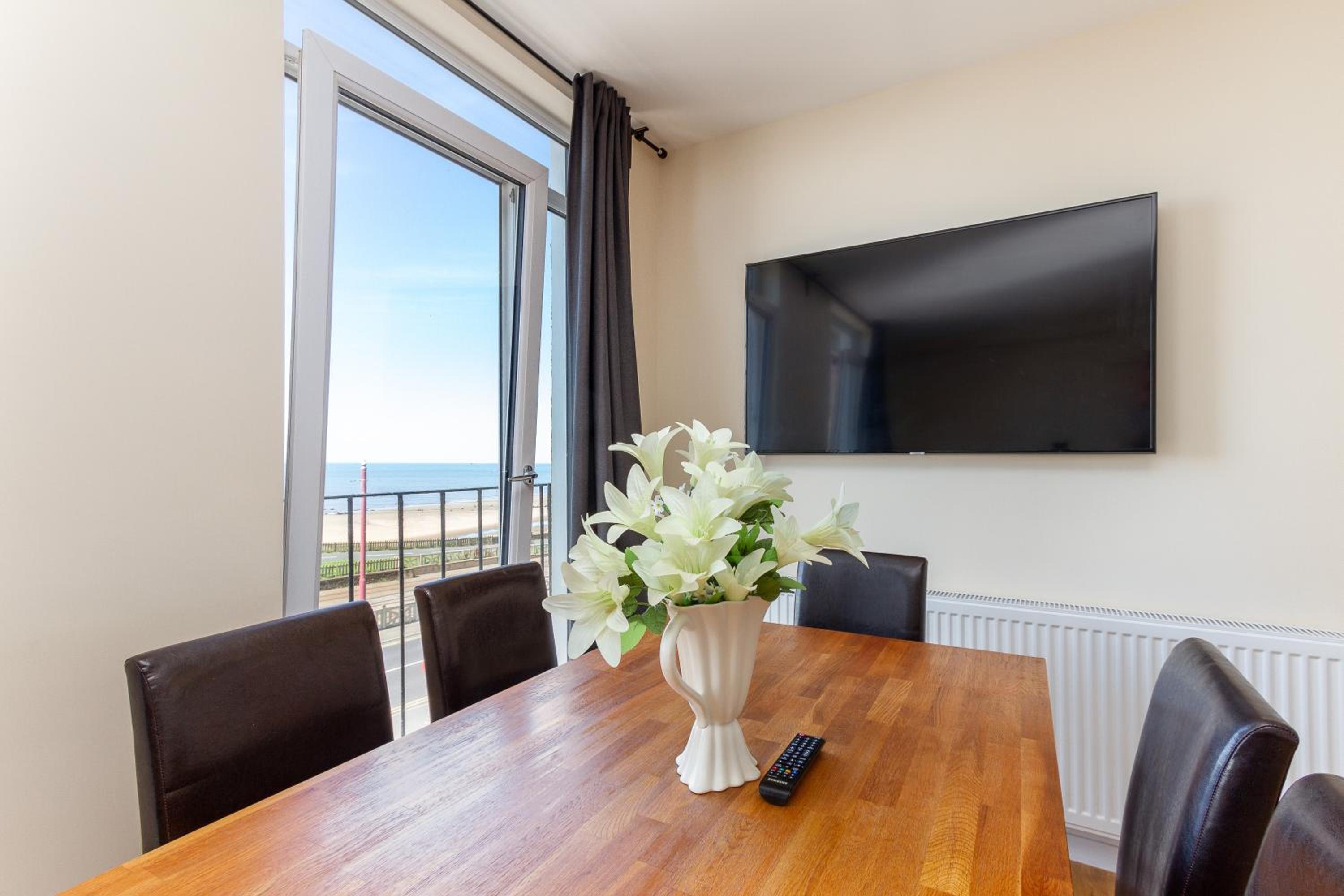 Apartment with Sea View - #8