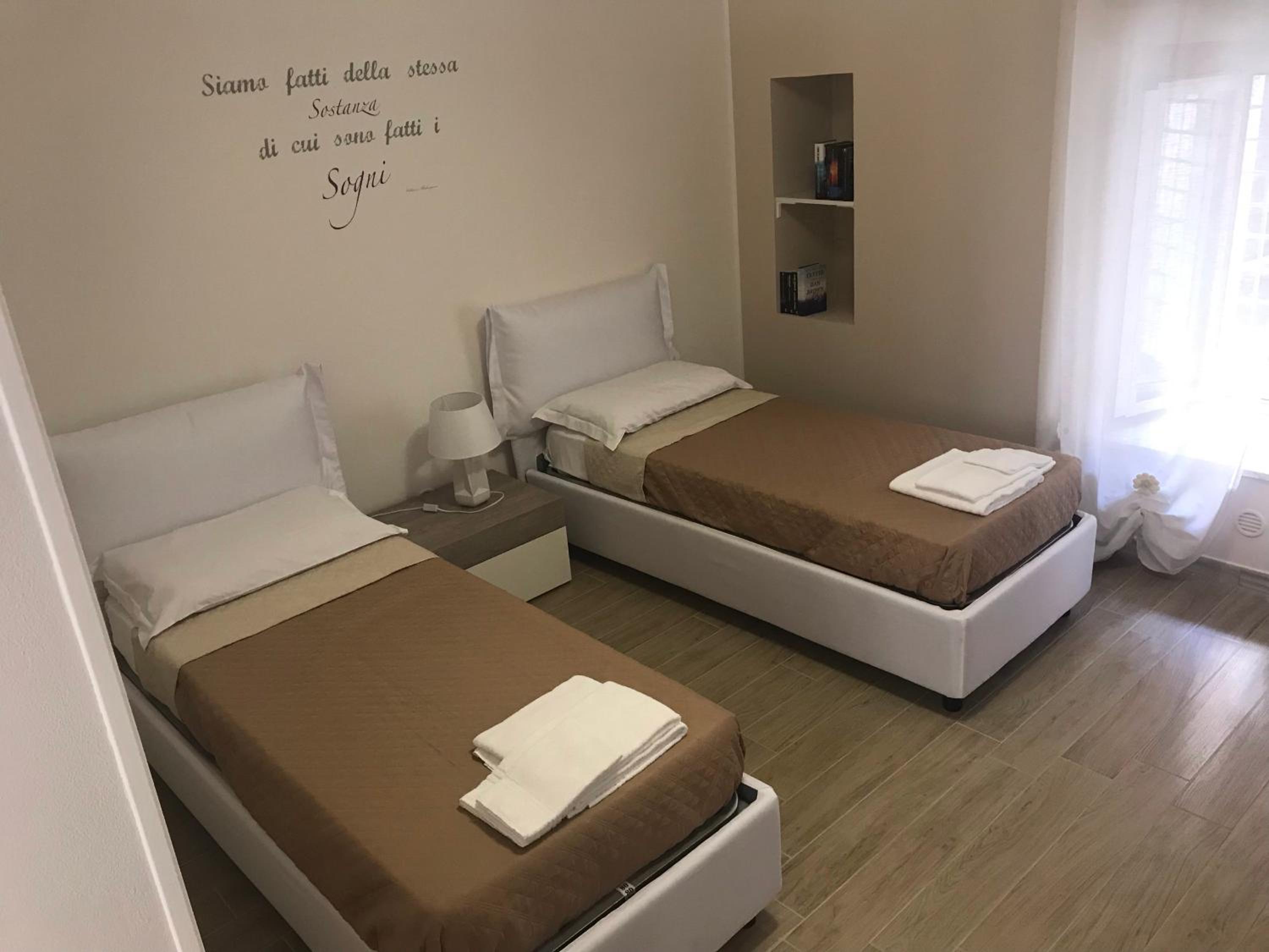 Twin Room - Photo 1