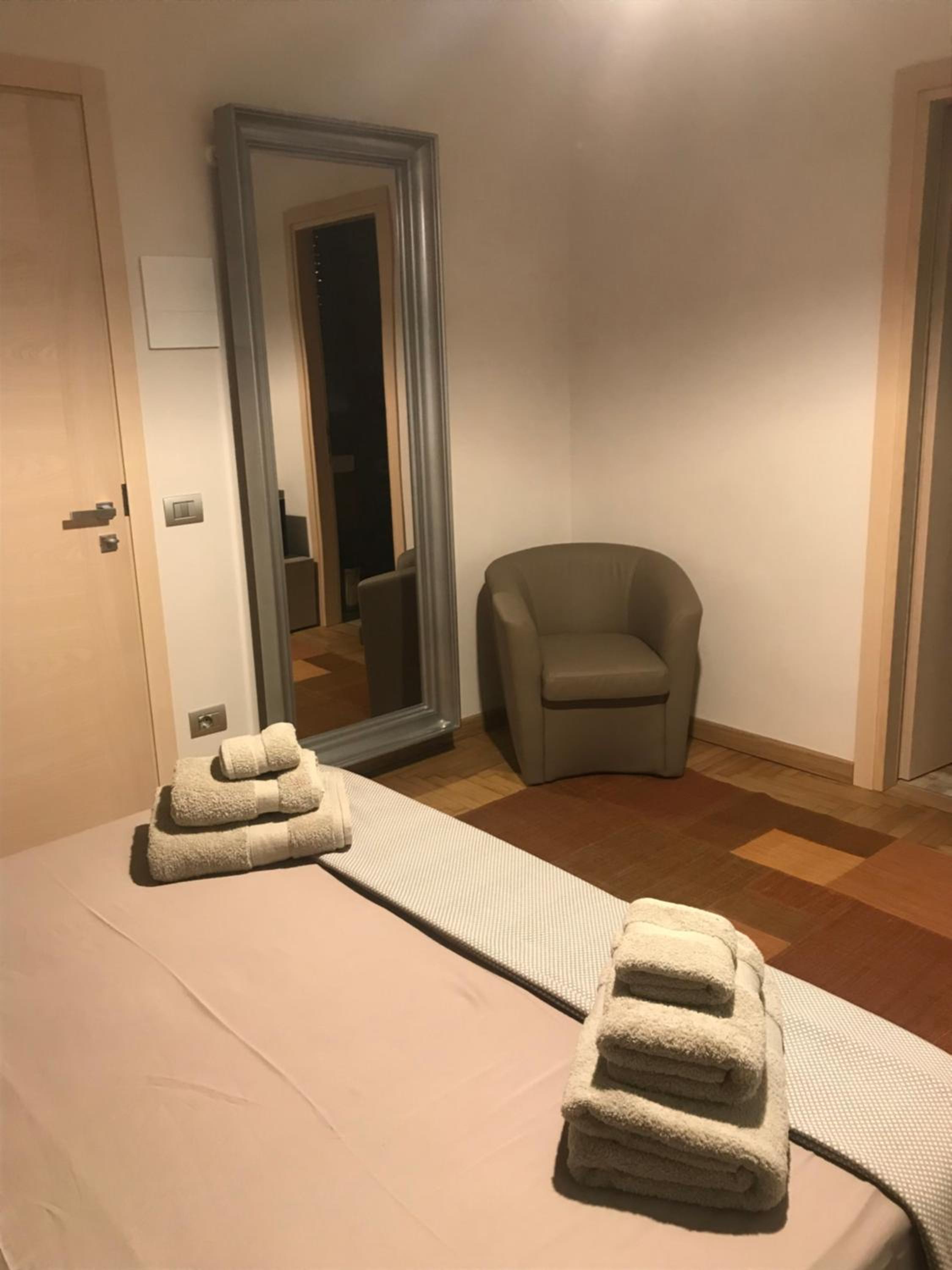 Double Room - Photo 5