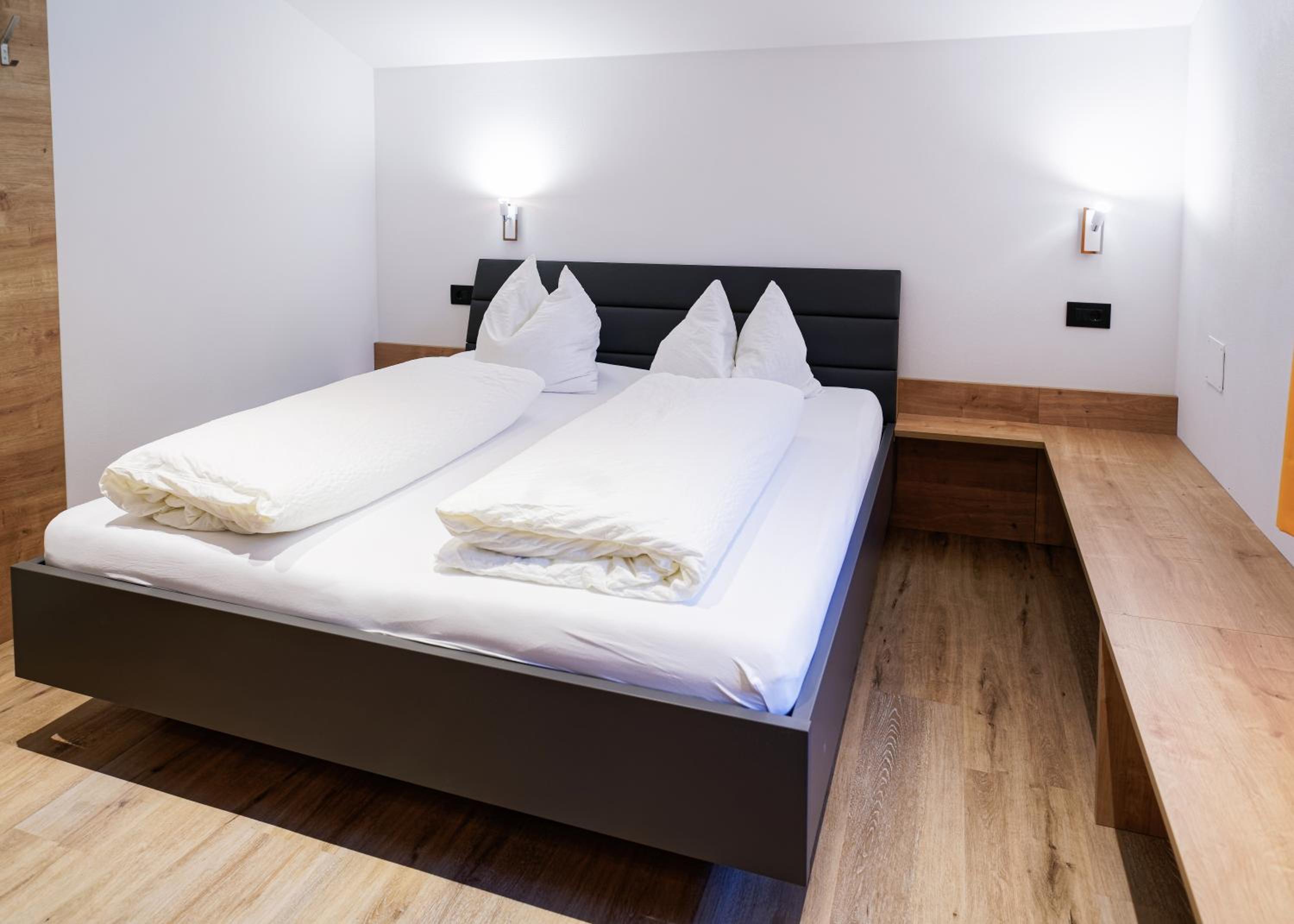 Quadruple Room with Private Bathroom - Photo 4