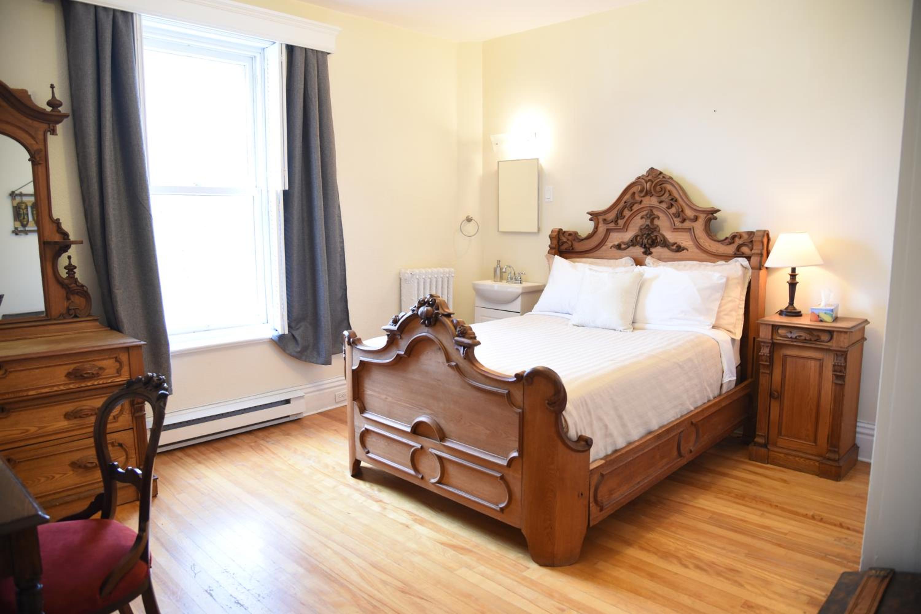 Double Room with Shared Bathroom photo 1