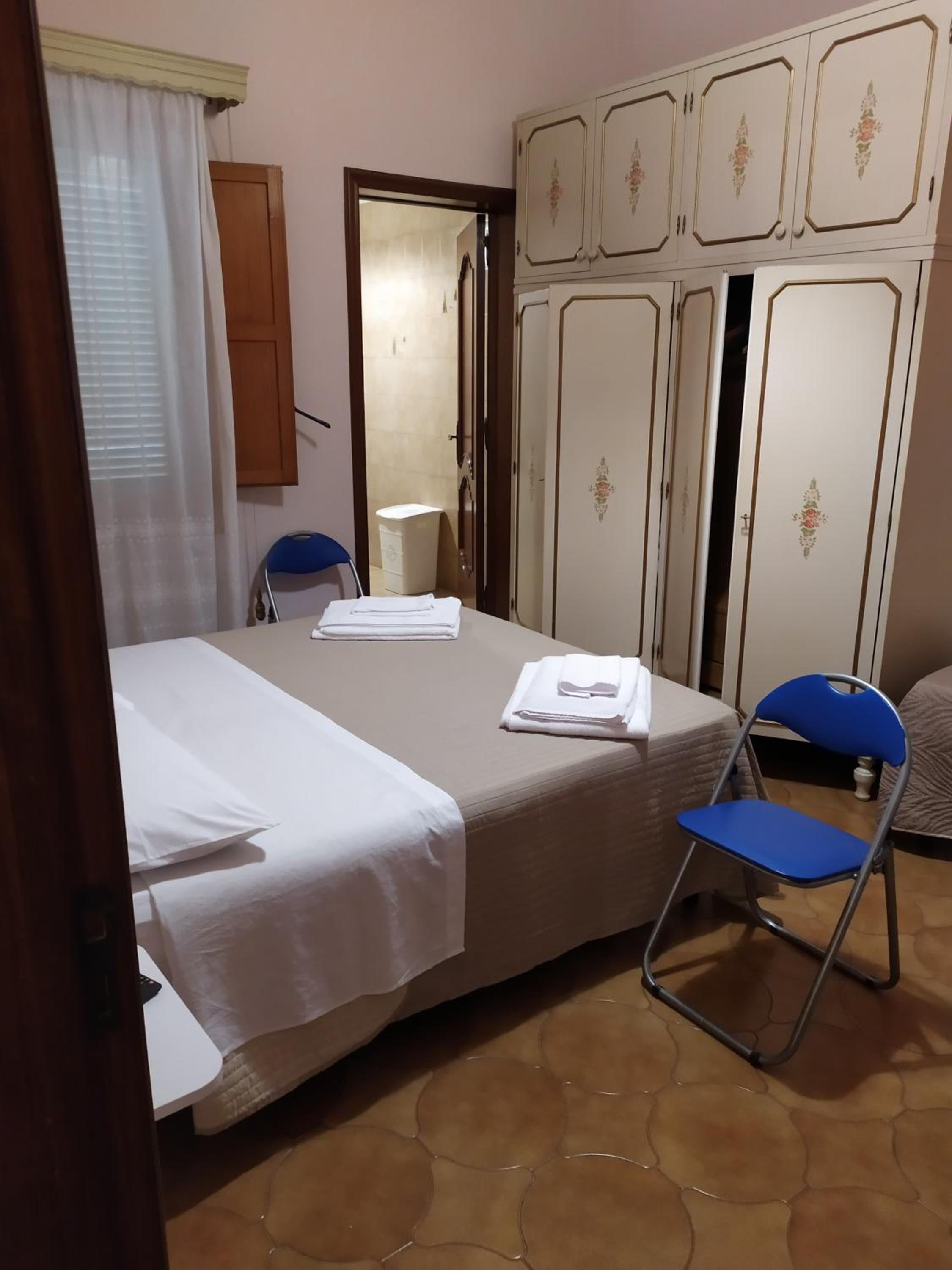 Double or Twin Room photo 2