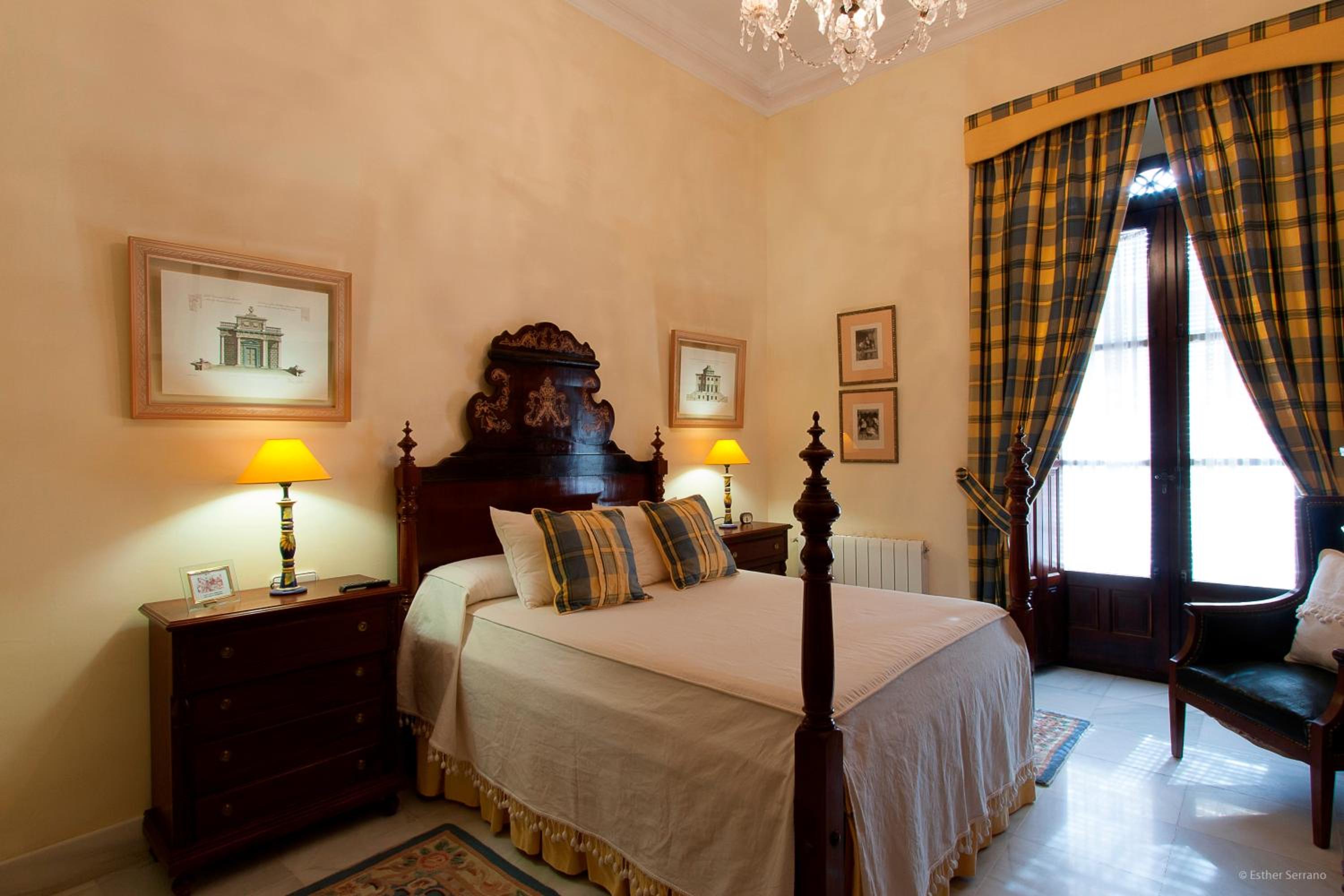 Deluxe Double Room with Balcony photo 2