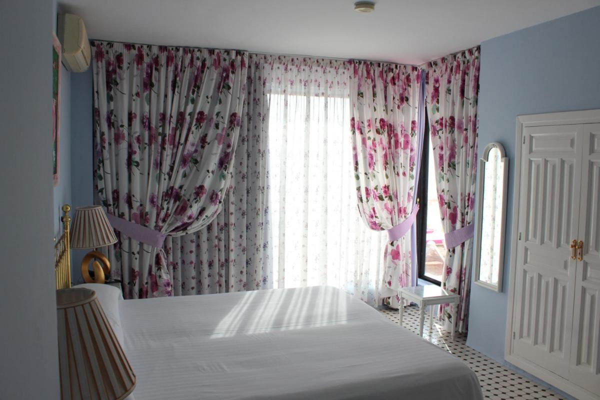 Three-Bedroom Suite photo 2
