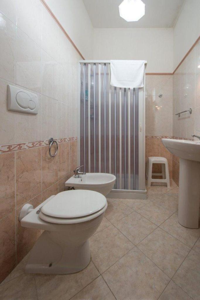 Triple Room with Private Bathroom photo 2
