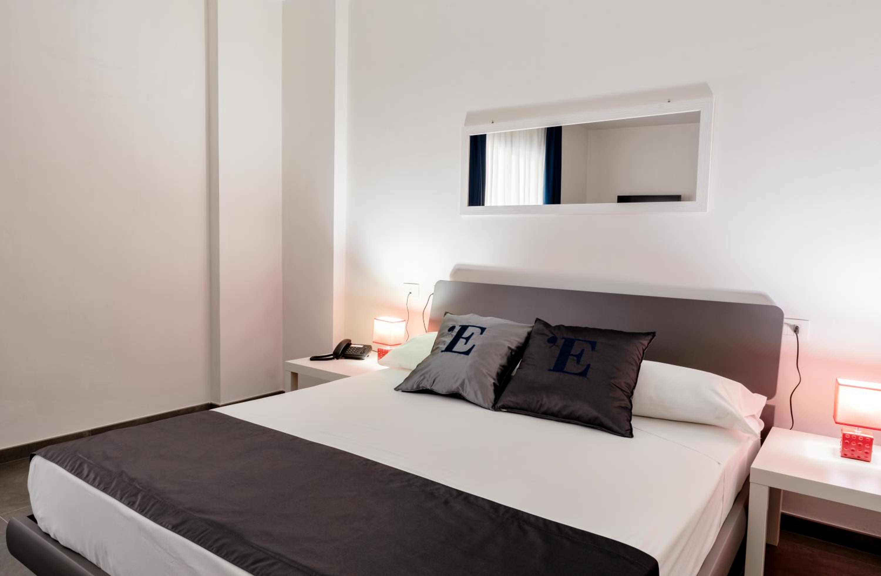 Standard Double Room - Photo 1