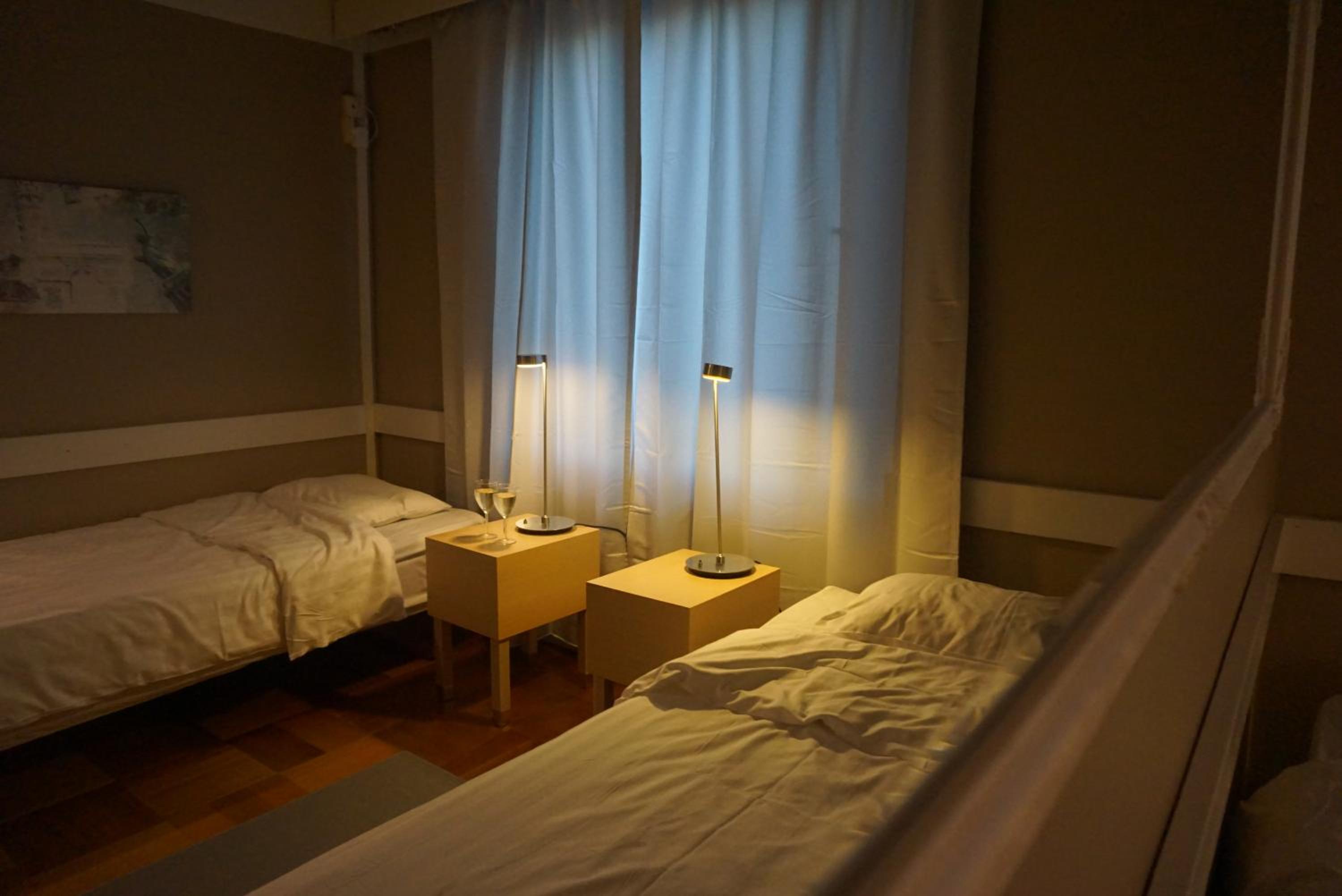 Economy Twin Room - Photo 9