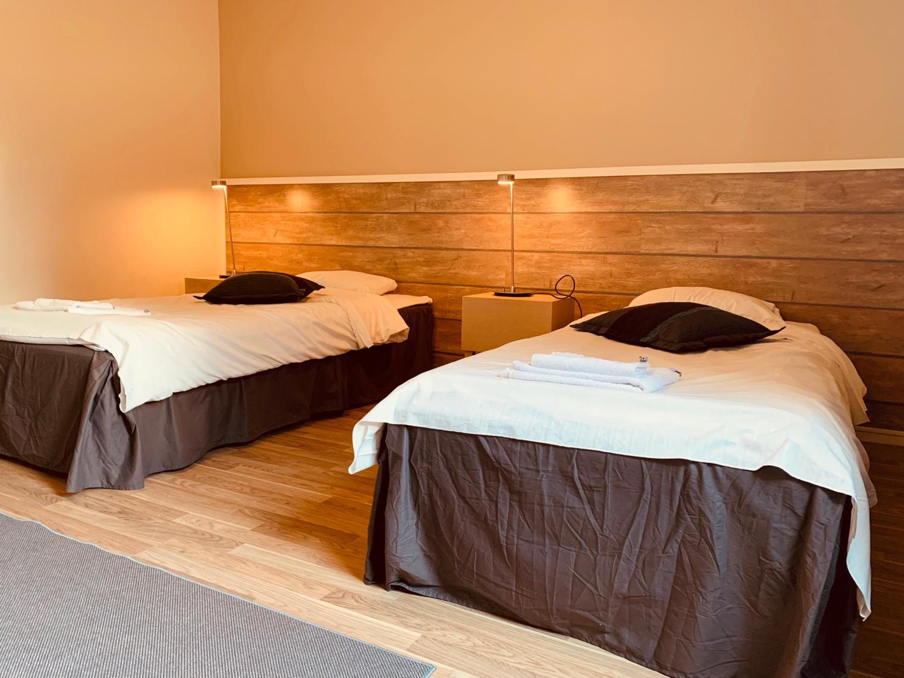 Economy Twin Room - Photo 6