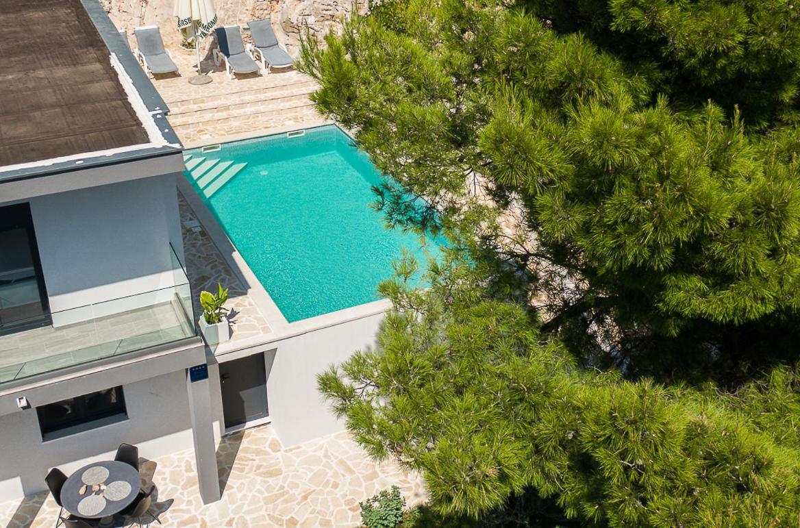 Villa photo 2