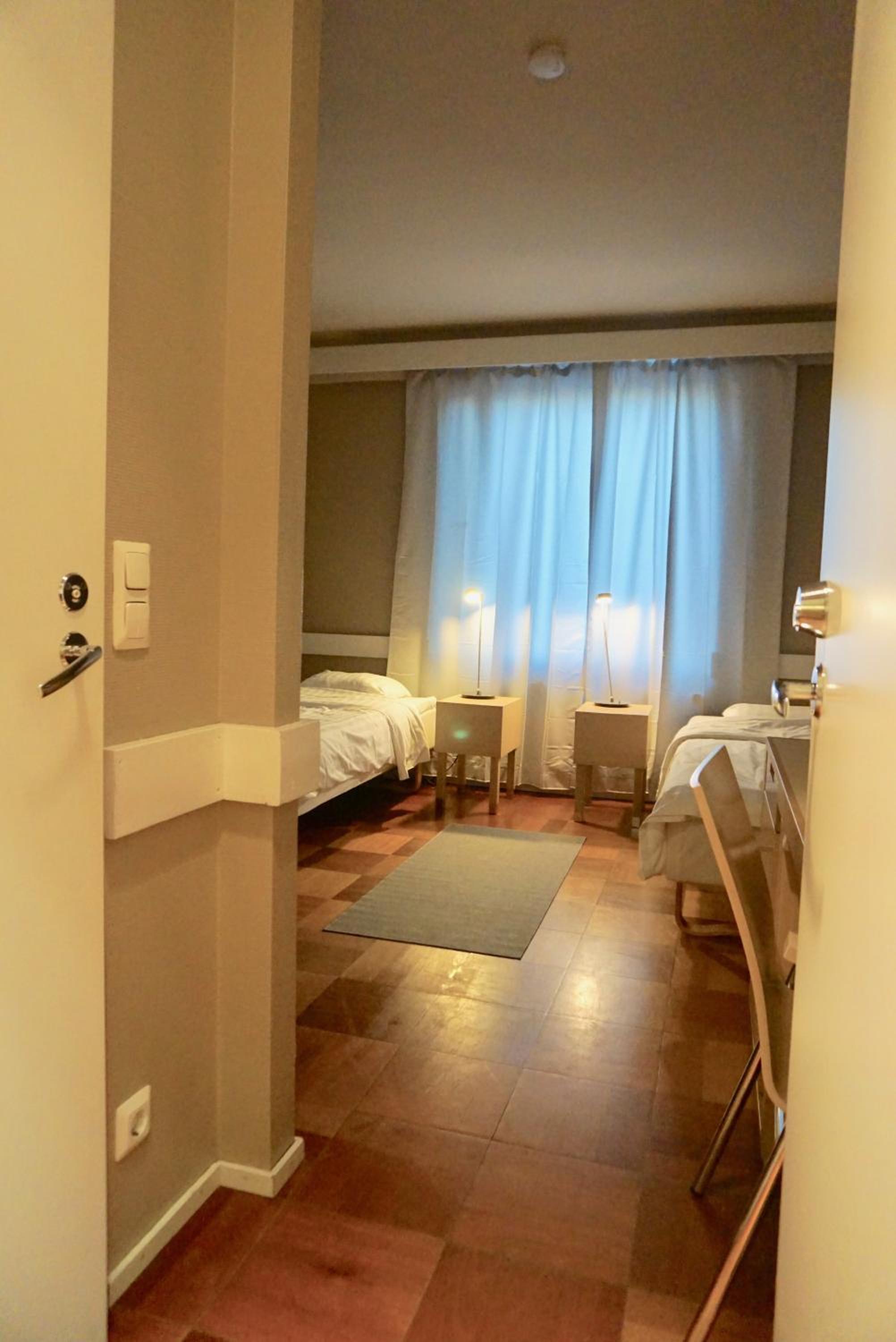 Economy Twin Room - Photo 4