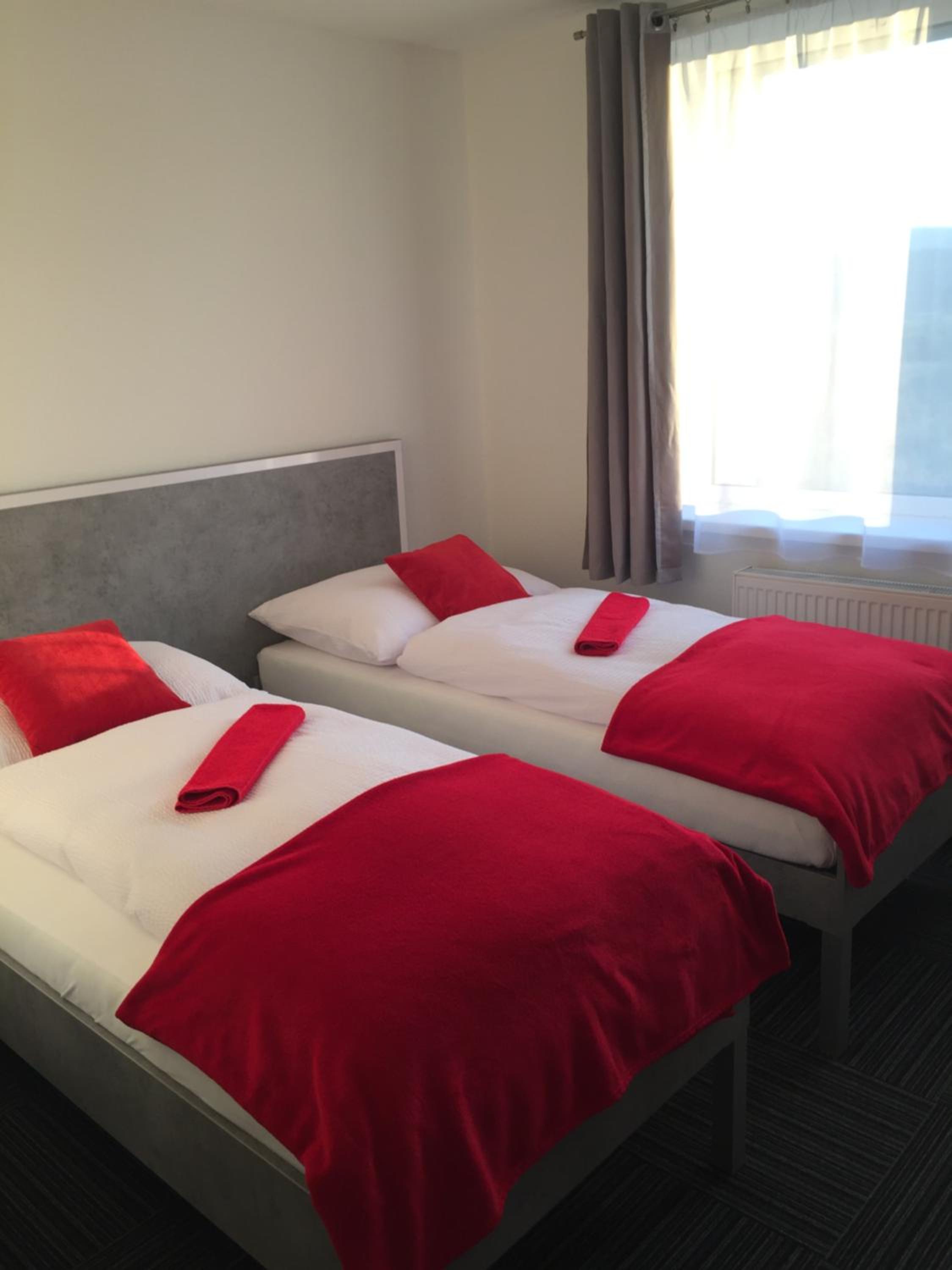Twin Room - Photo 5