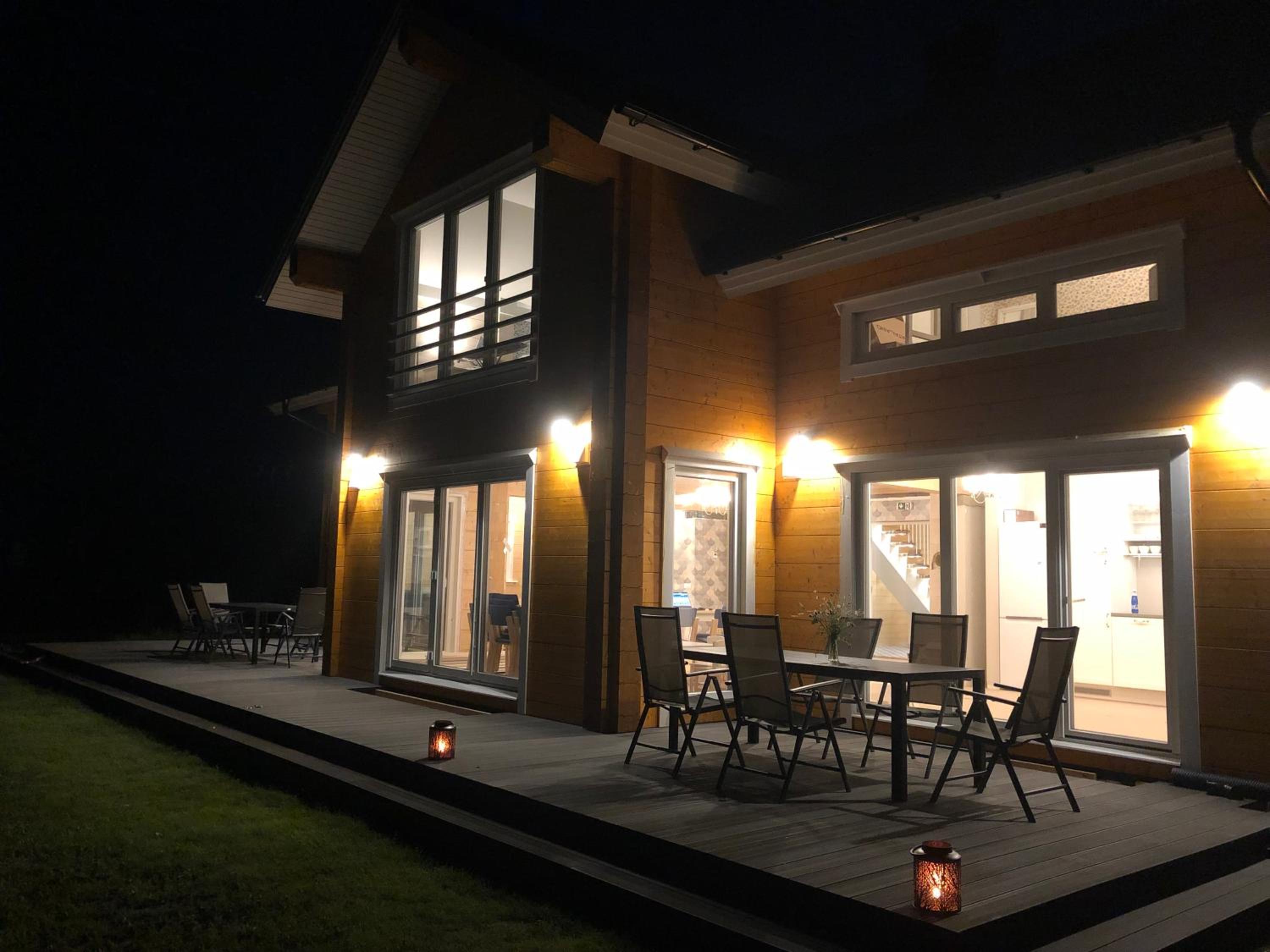 Five-Bedroom House - Photo 58