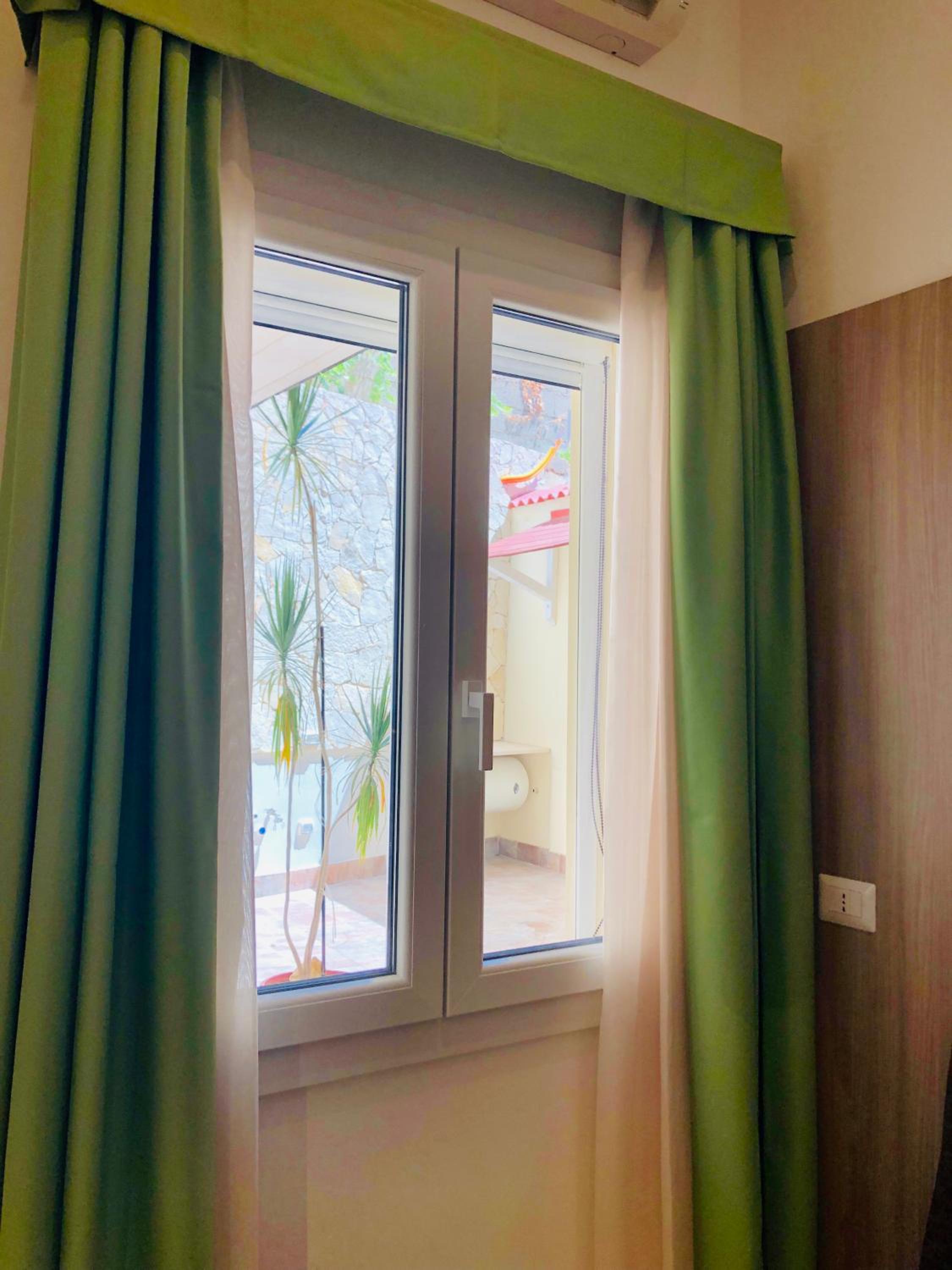 Triple Room with Private Bathroom - Photo 8