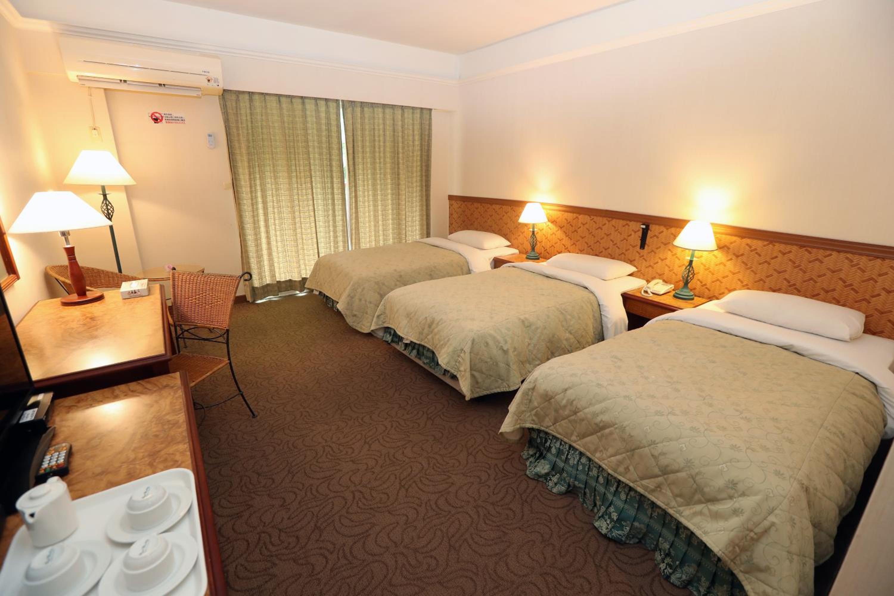 Deluxe Triple Room photo 2