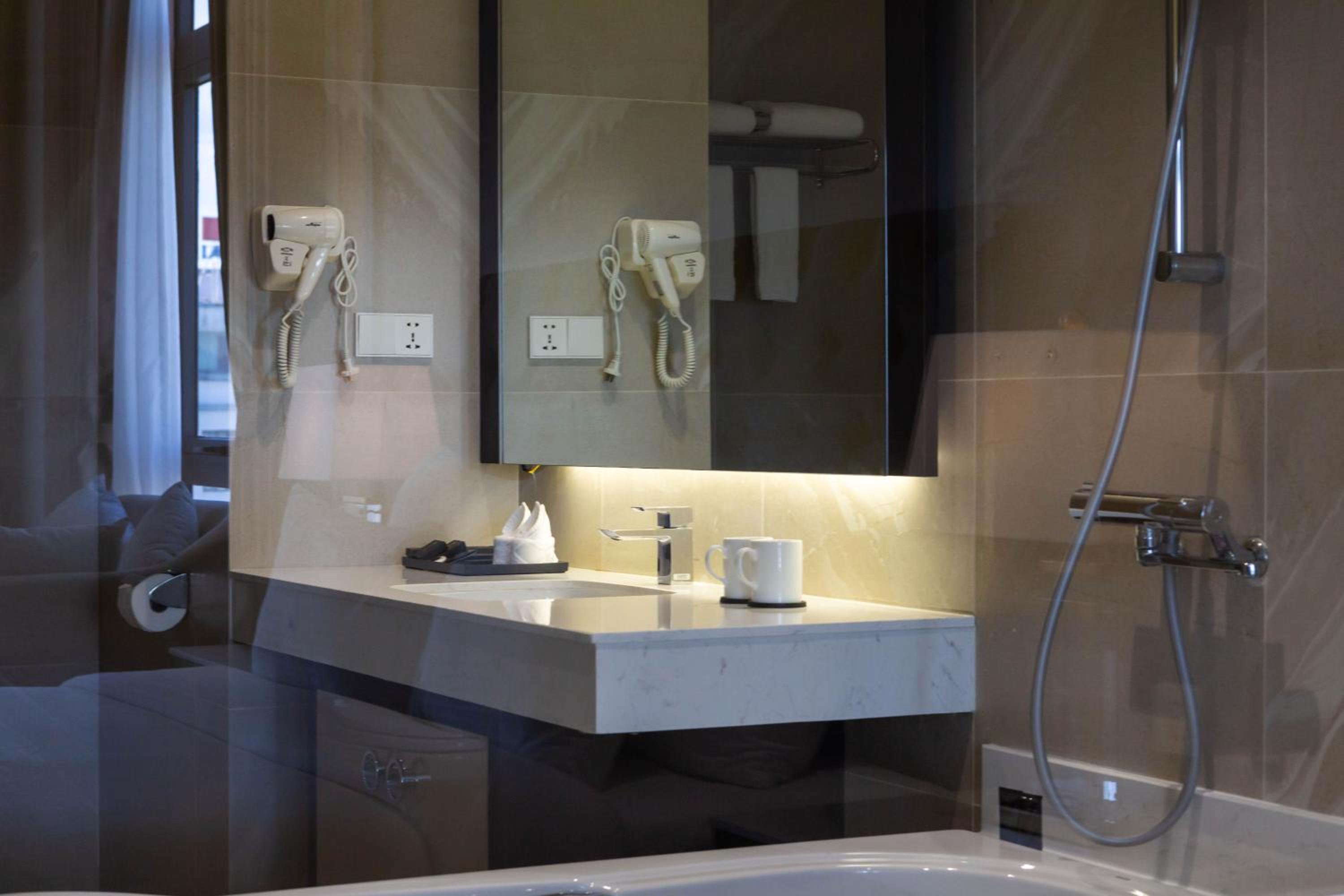 Deluxe Family Suite photo 2