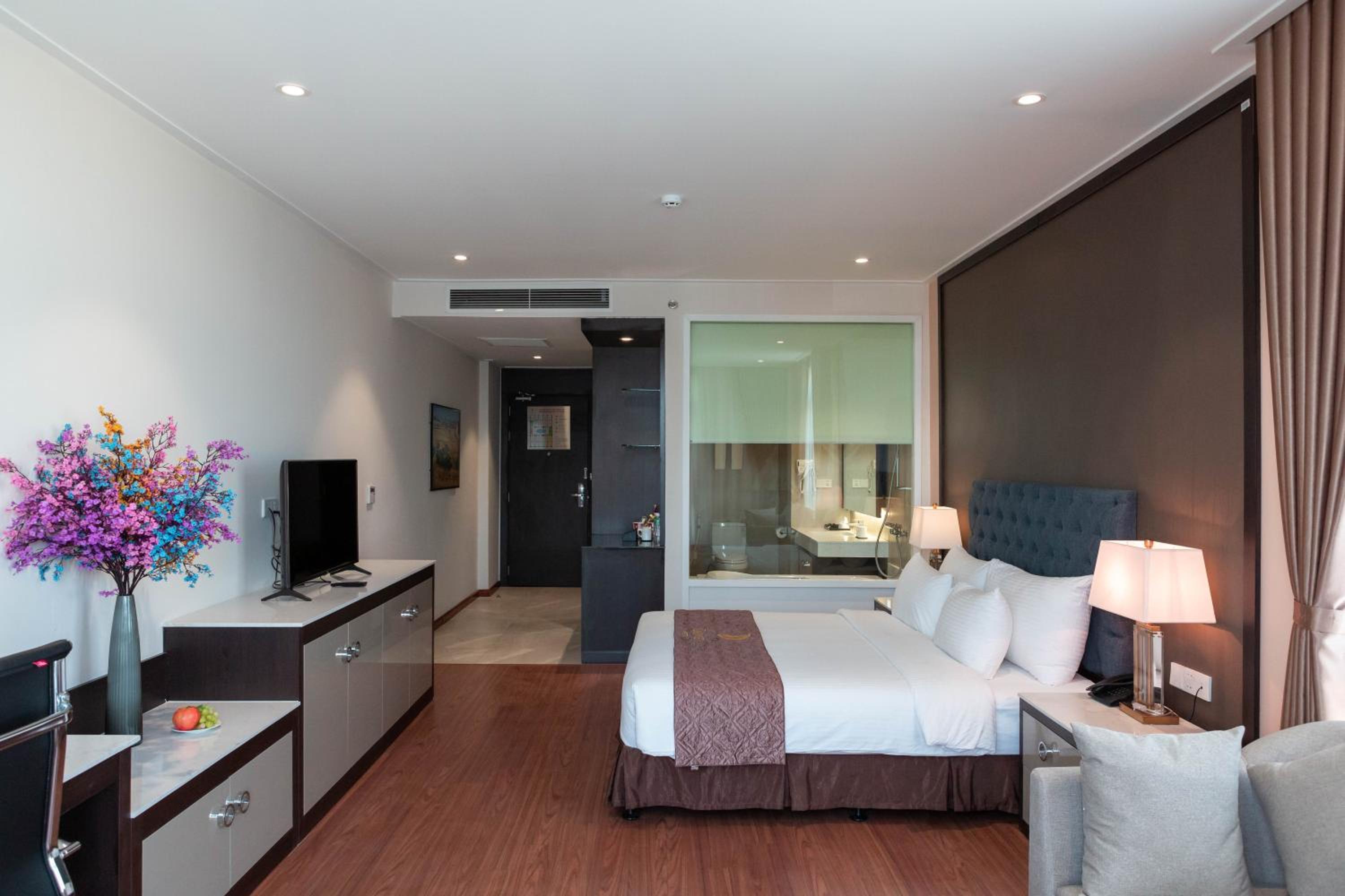 Deluxe Double Room with Bath photo 1