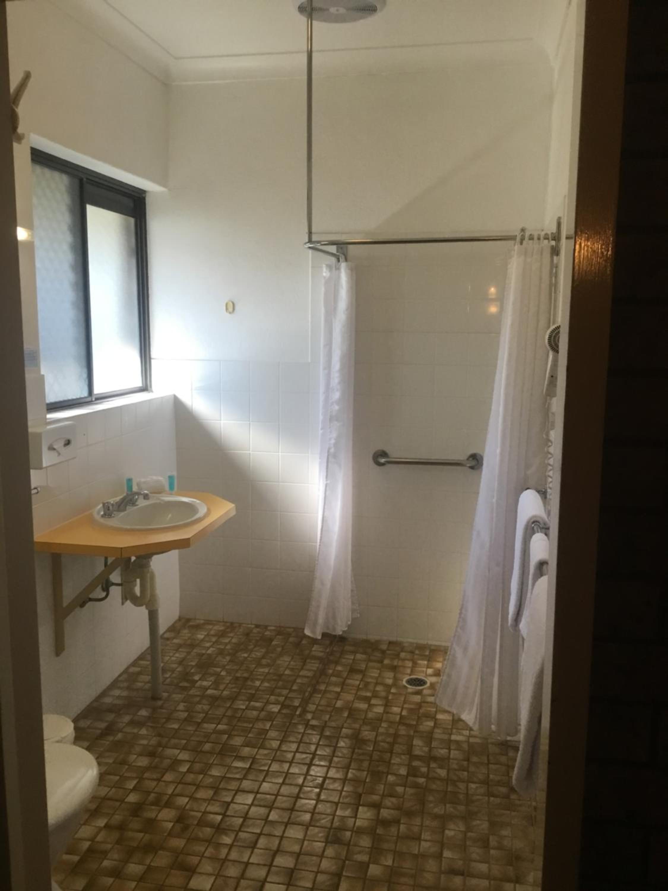 Twin Room - Photo 4