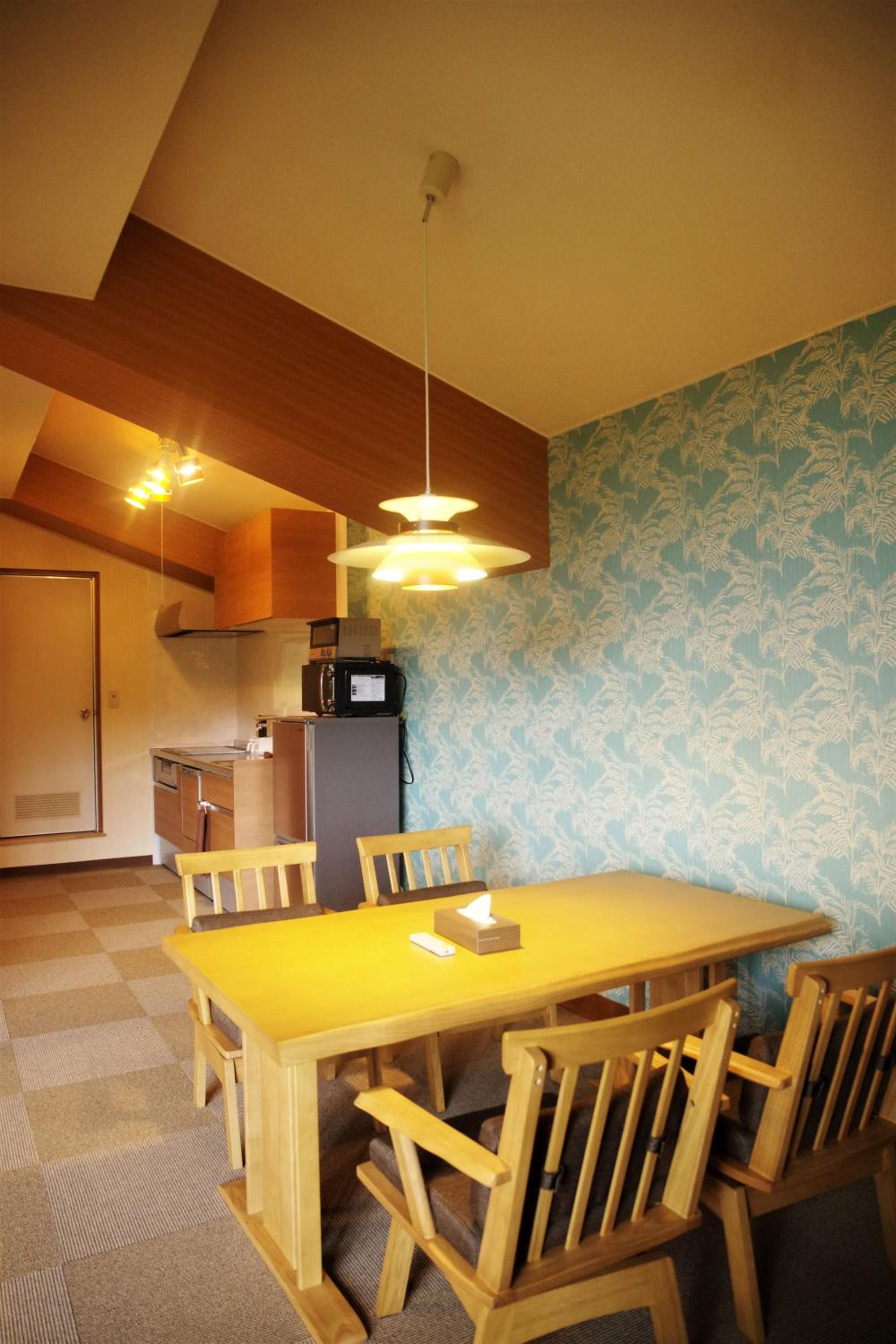 Mountain View Japanese-Style Studio Room with Full-size Kitchen and Lounge - Photo 10
