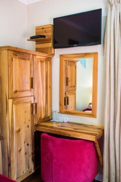 Double Room - Disability Access photo 3