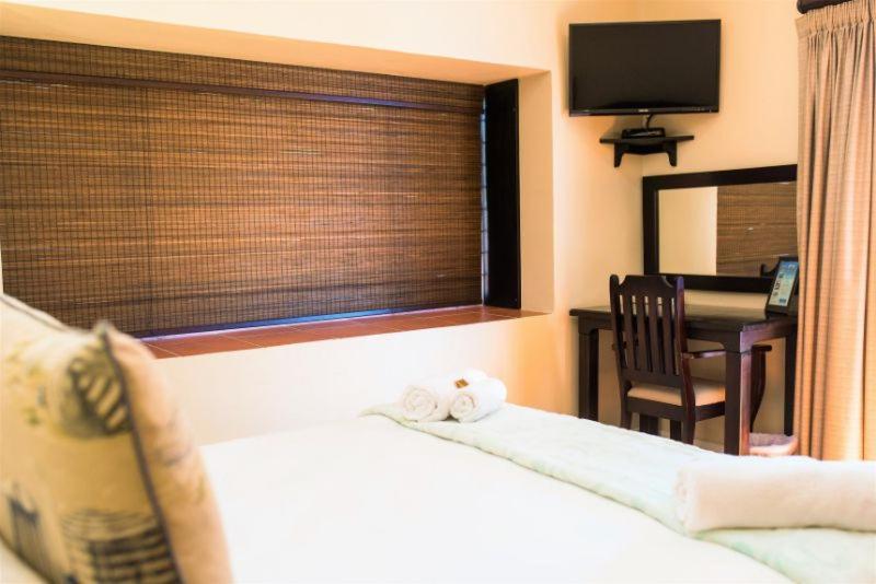 Double Room with Side Sea View photo 1