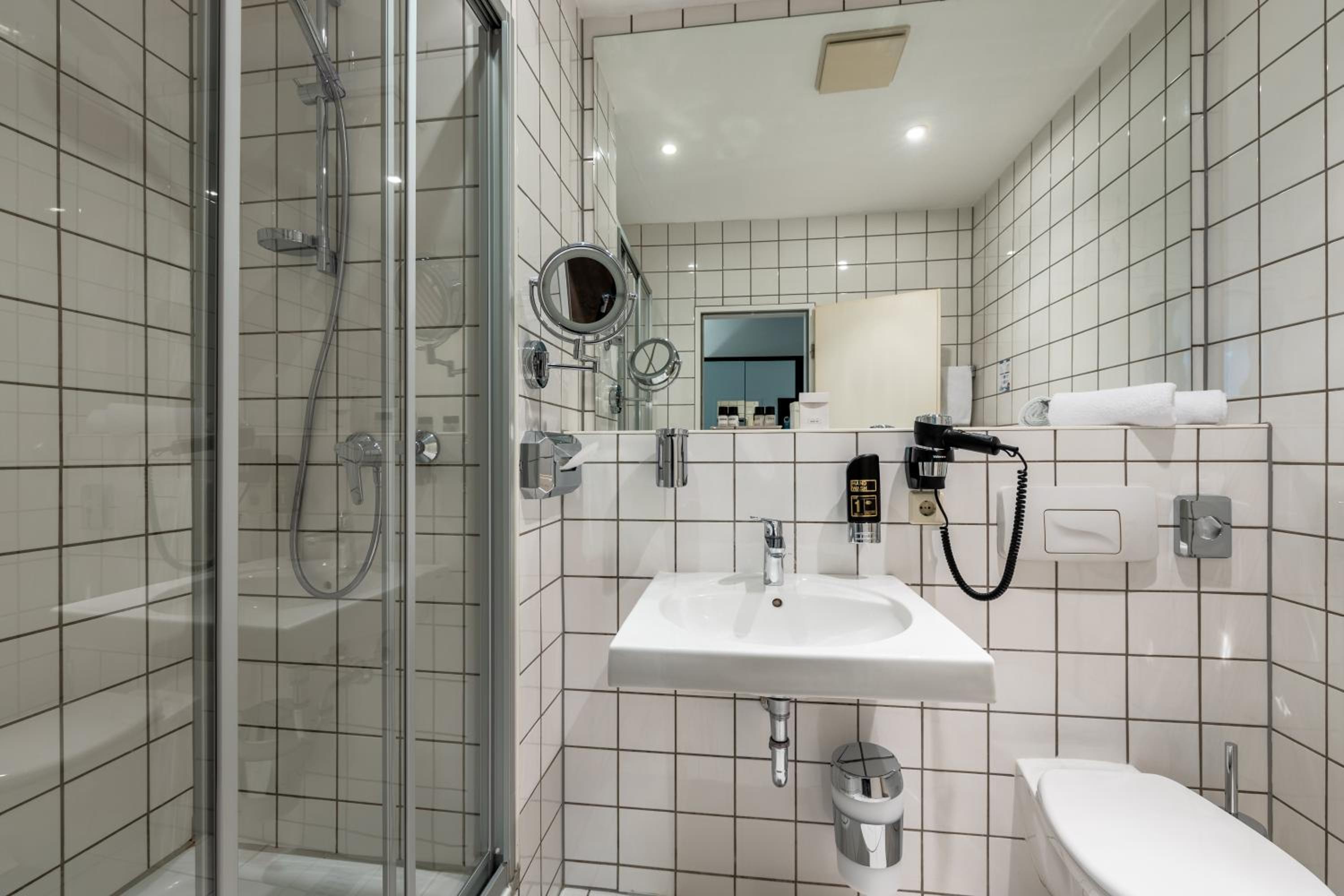 Double Room - Photo 8