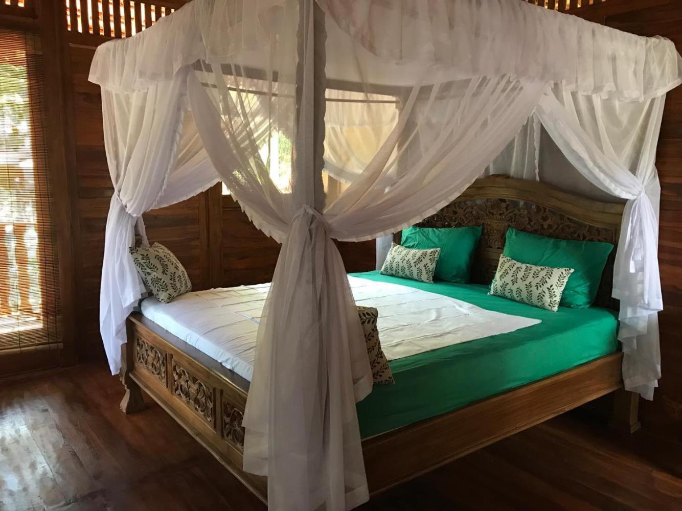 Deluxe Bungalow with Sea View