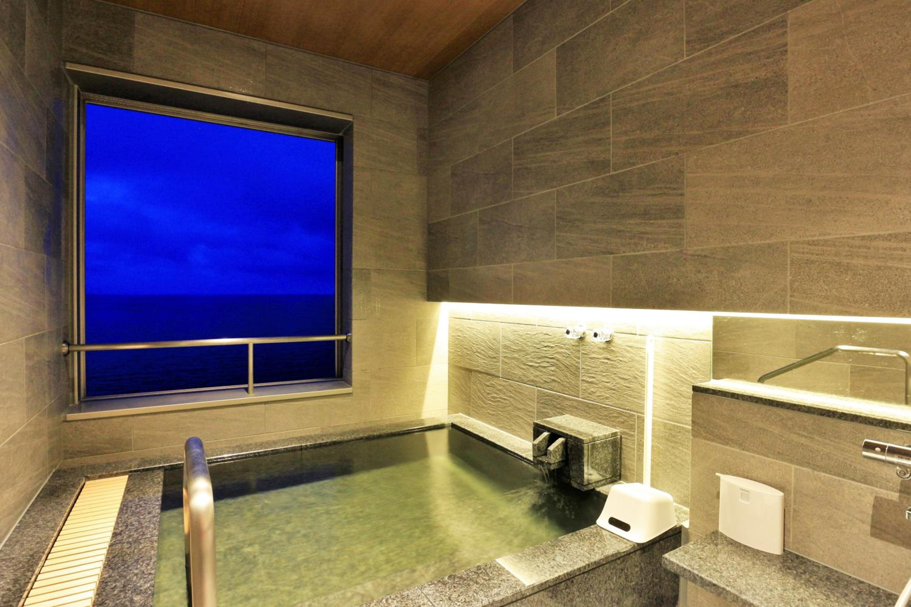 Superior Twin Room with Extra Bed and Open-Air Bath - New Building