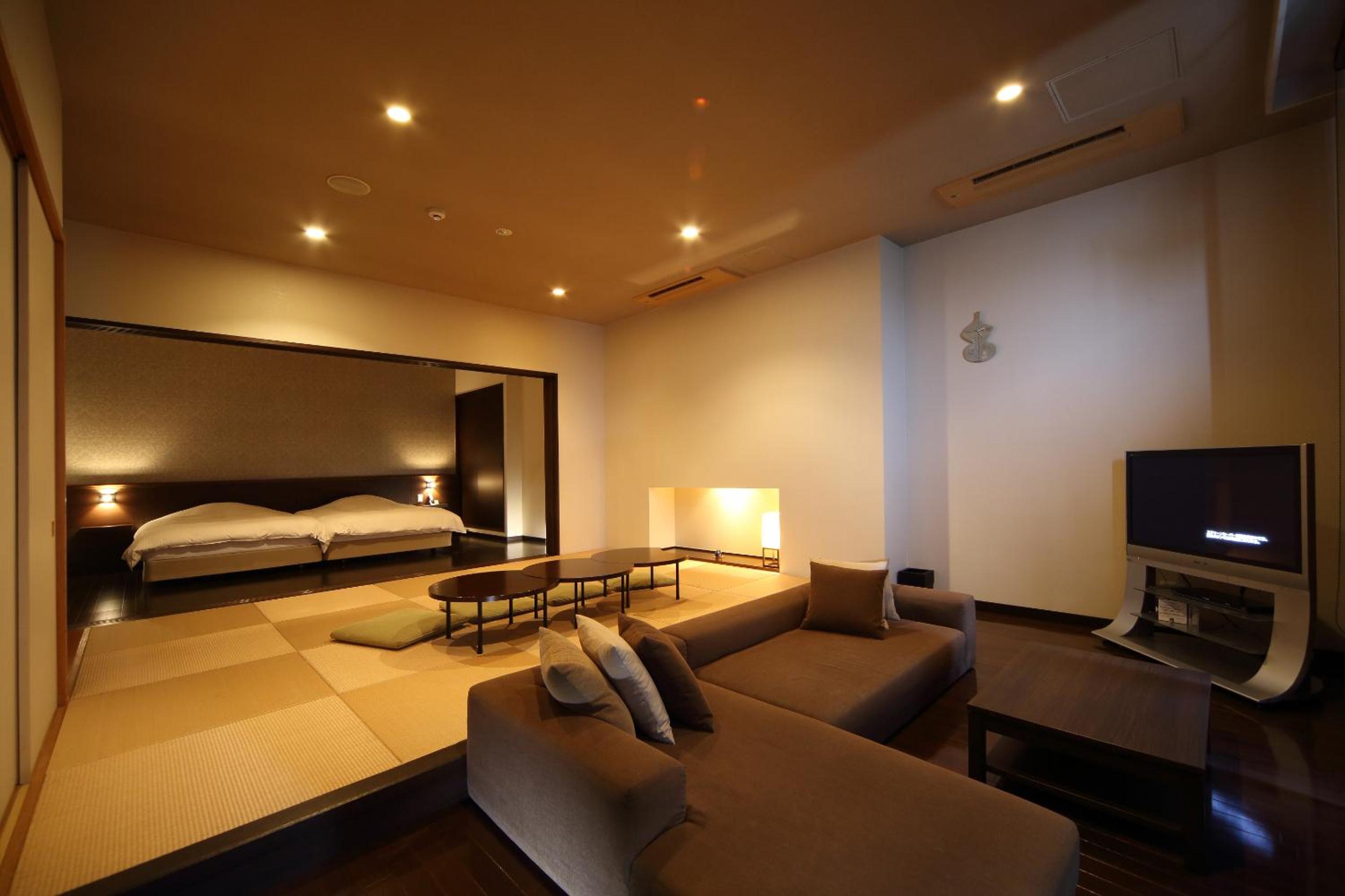 Moderate Room with Tatami Area and Open-Air Bath