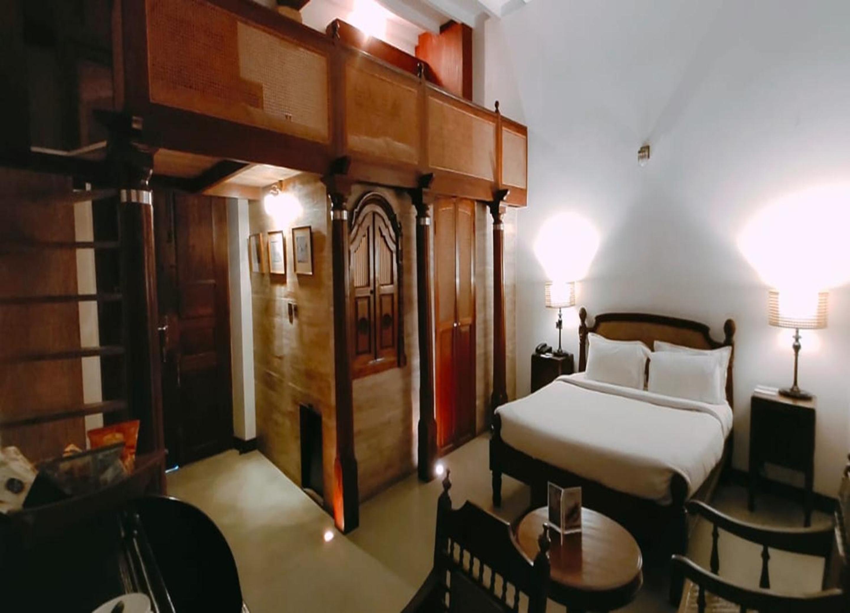 Suite with Balcony - Photo 4
