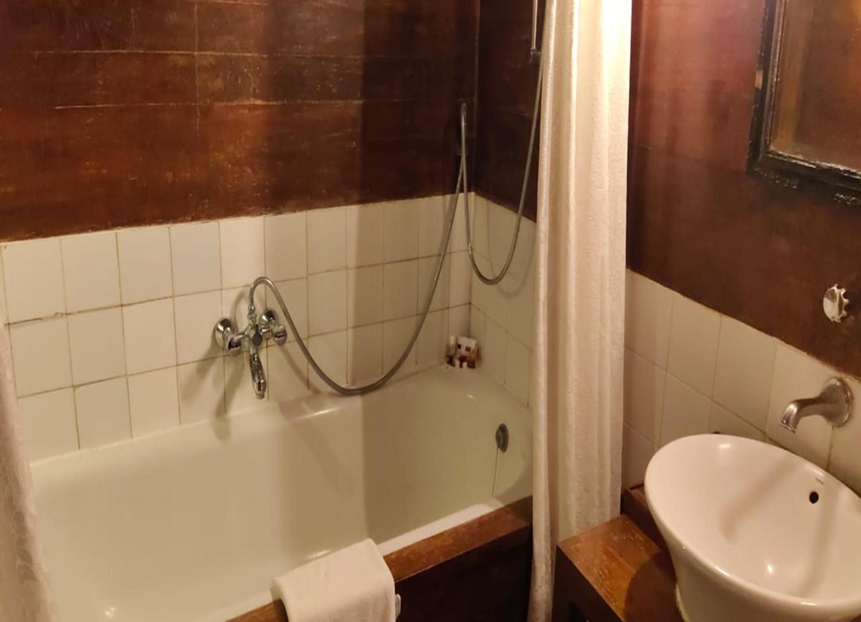 Suite with Balcony - Photo 2