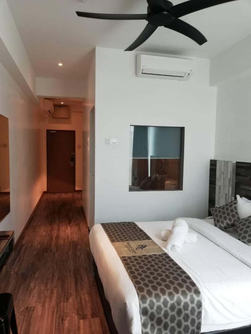 Deluxe Family Room - Photo 1